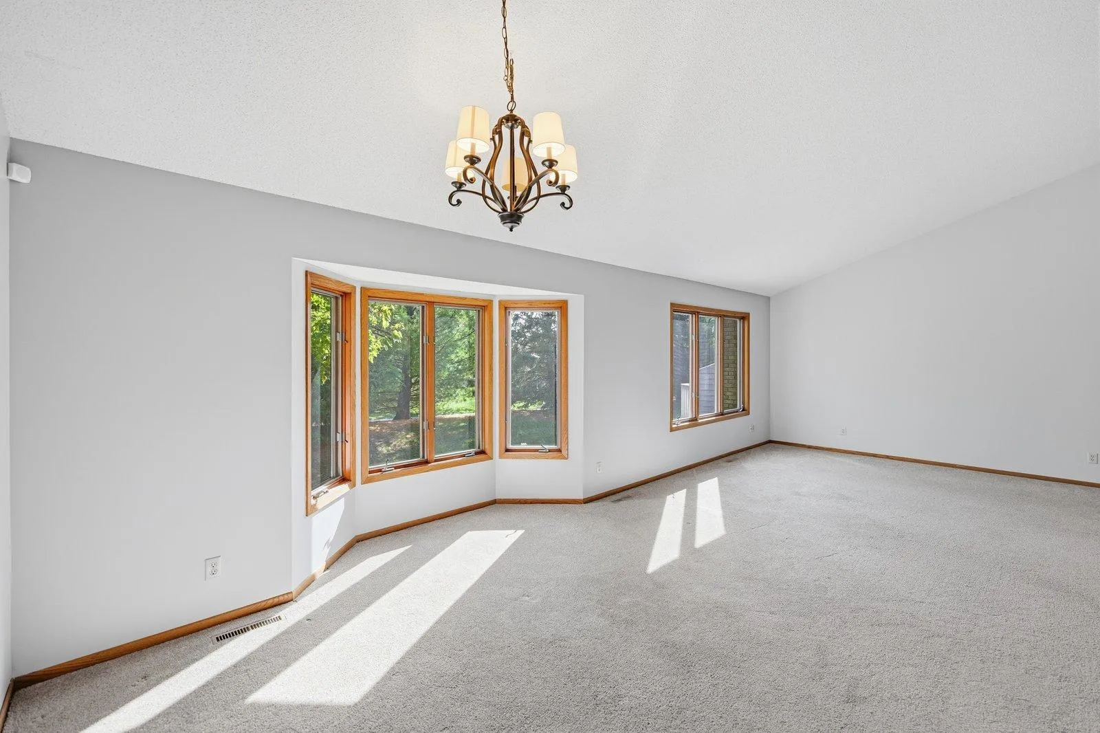 Photo 10 of 11061 Hyland Terrace