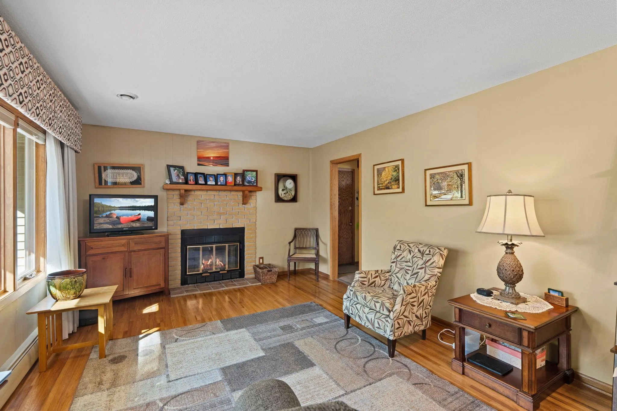 Photo 3 of 2500 Hayes Court