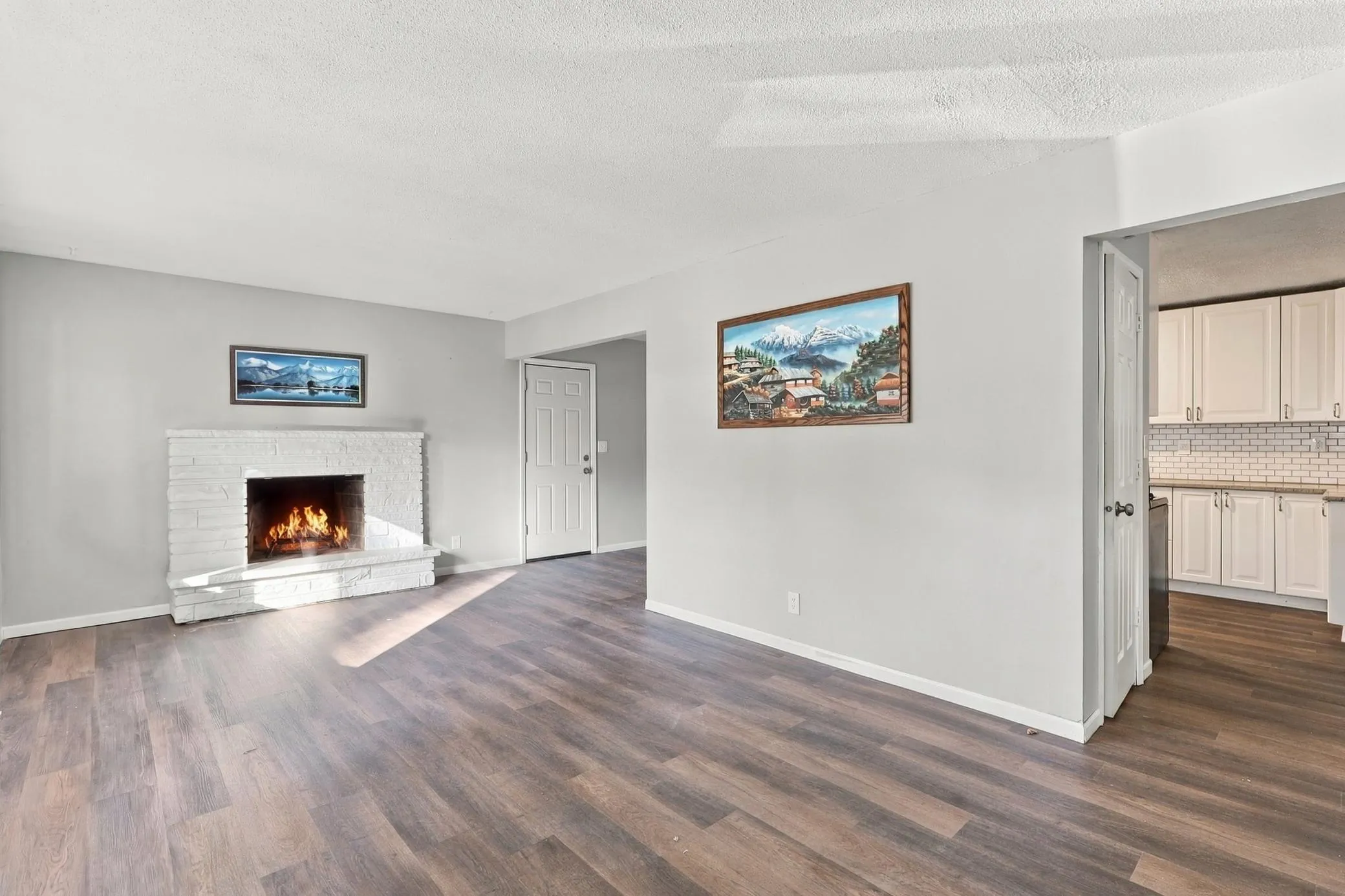 Photo 4 of 4816 W 82nd Street
