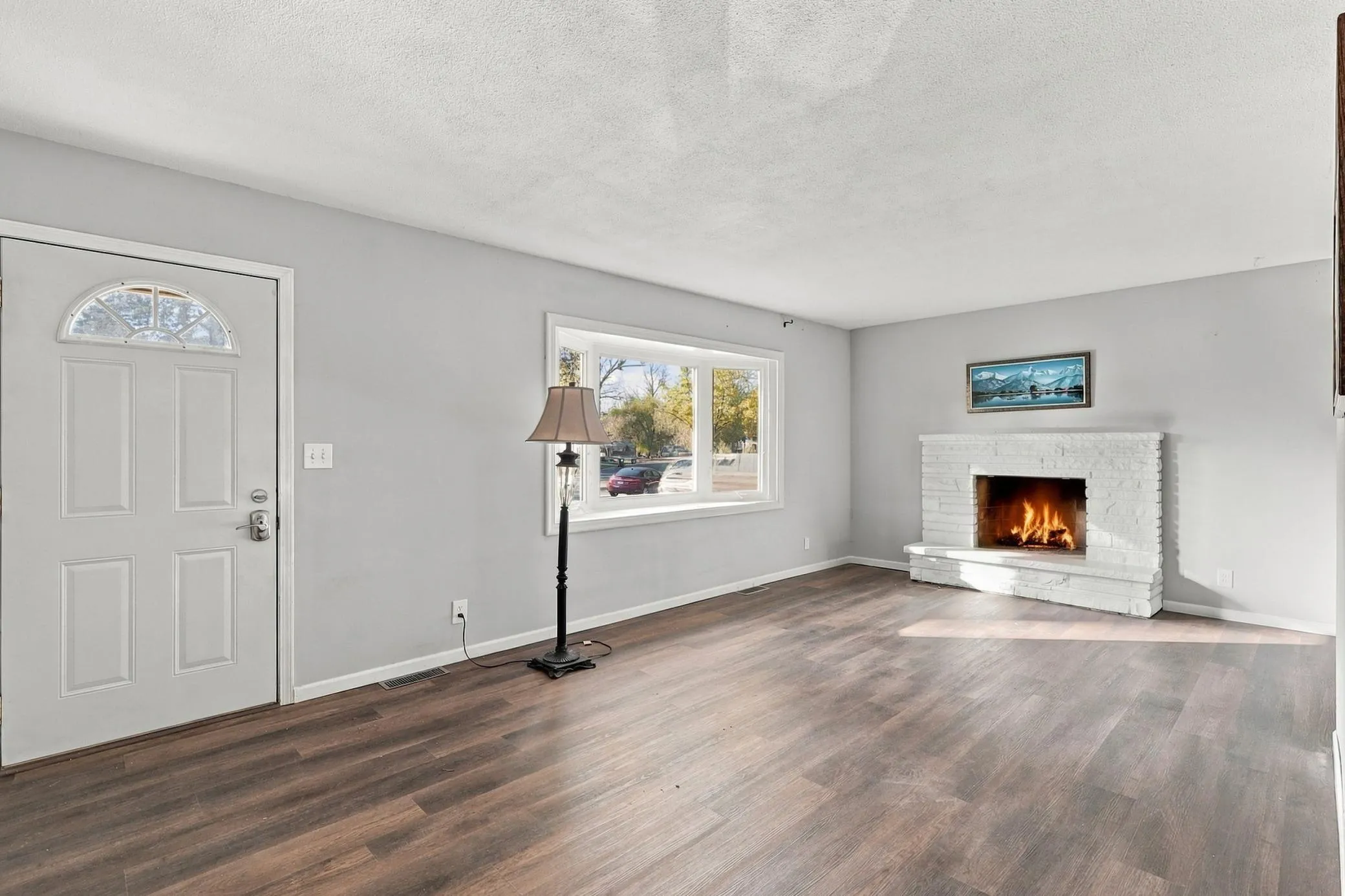 Photo 3 of 4816 W 82nd Street