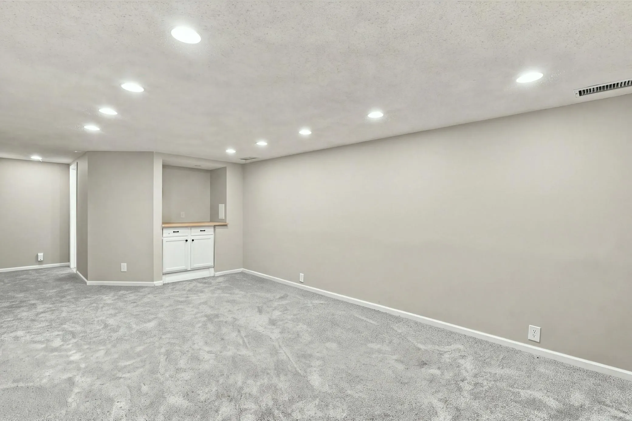 Photo 14 of 4816 W 82nd Street