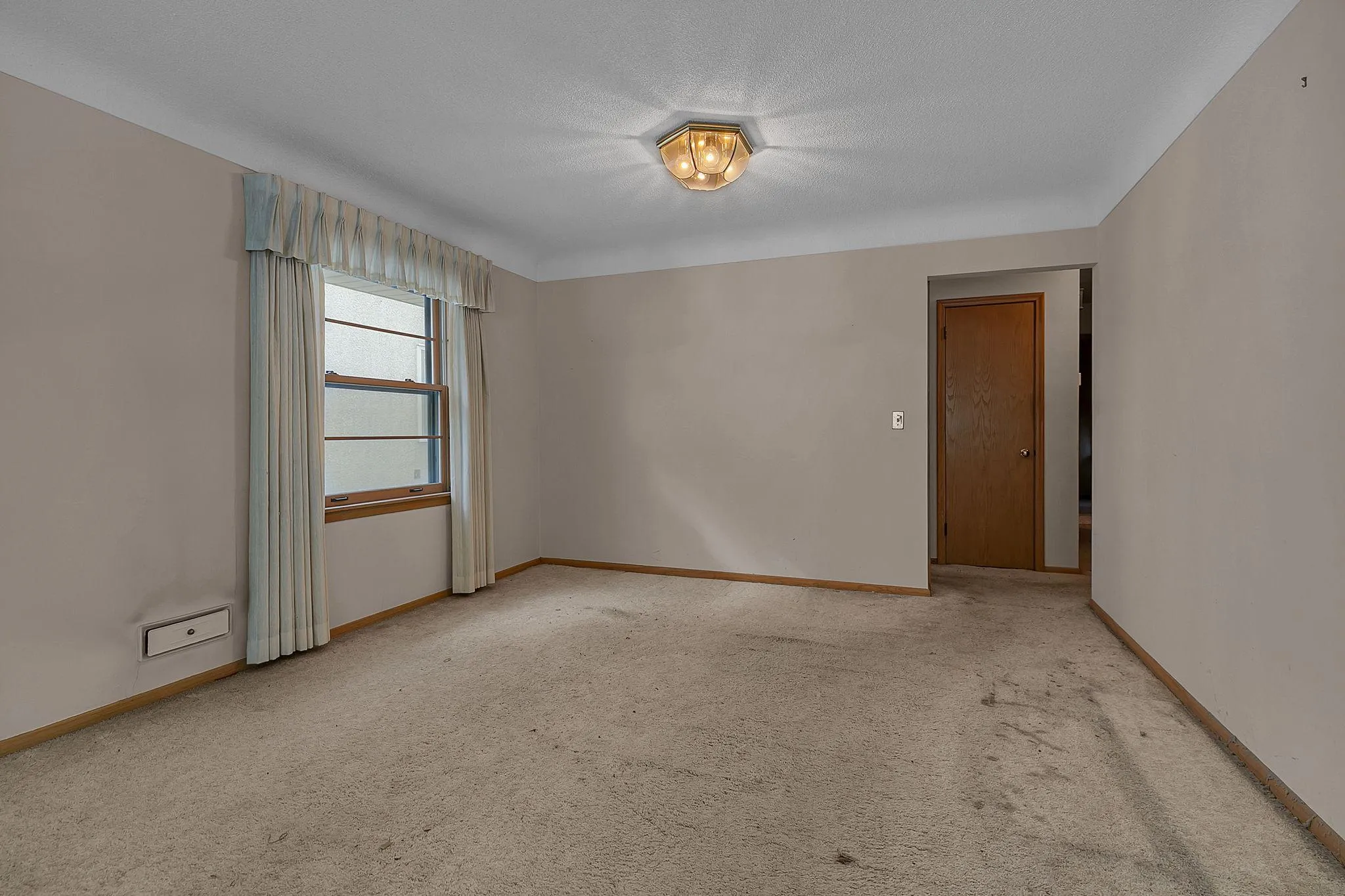Photo 8 of 5216 Bloomington Avenue