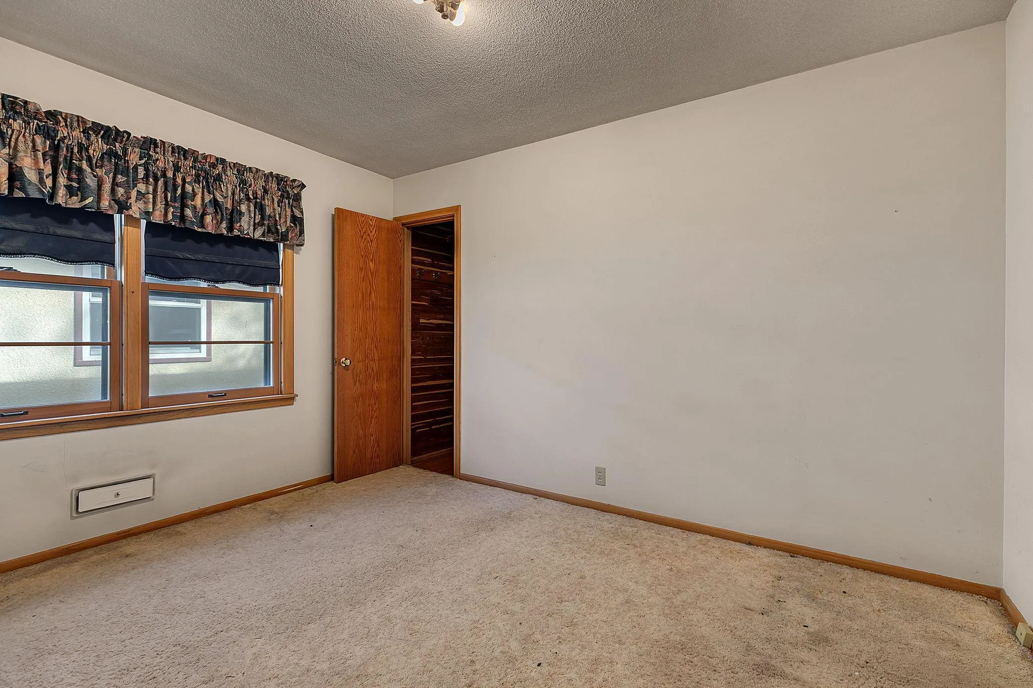 Photo 10 of 5216 Bloomington Avenue