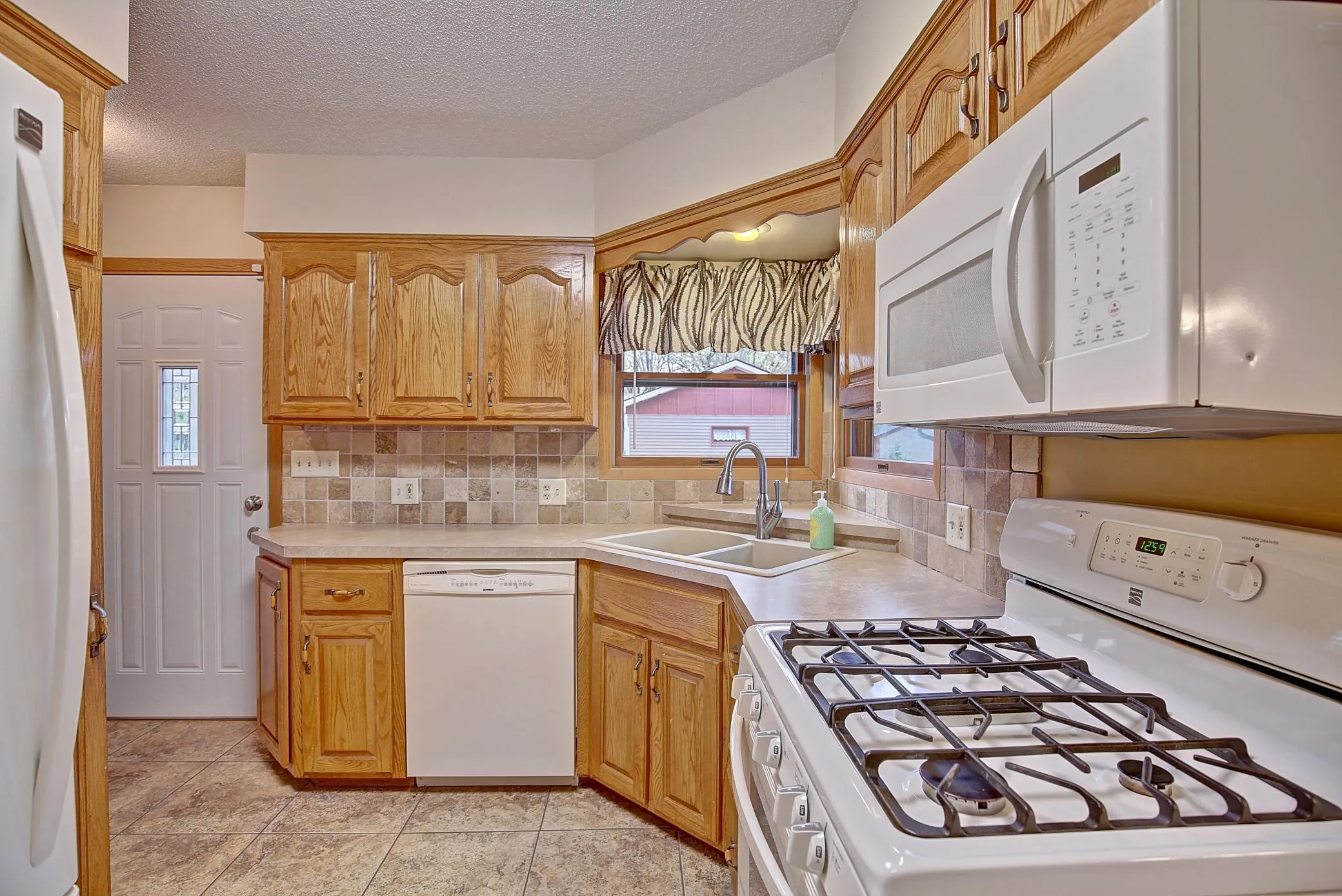 Photo 10 of 2564 Sherwood Road