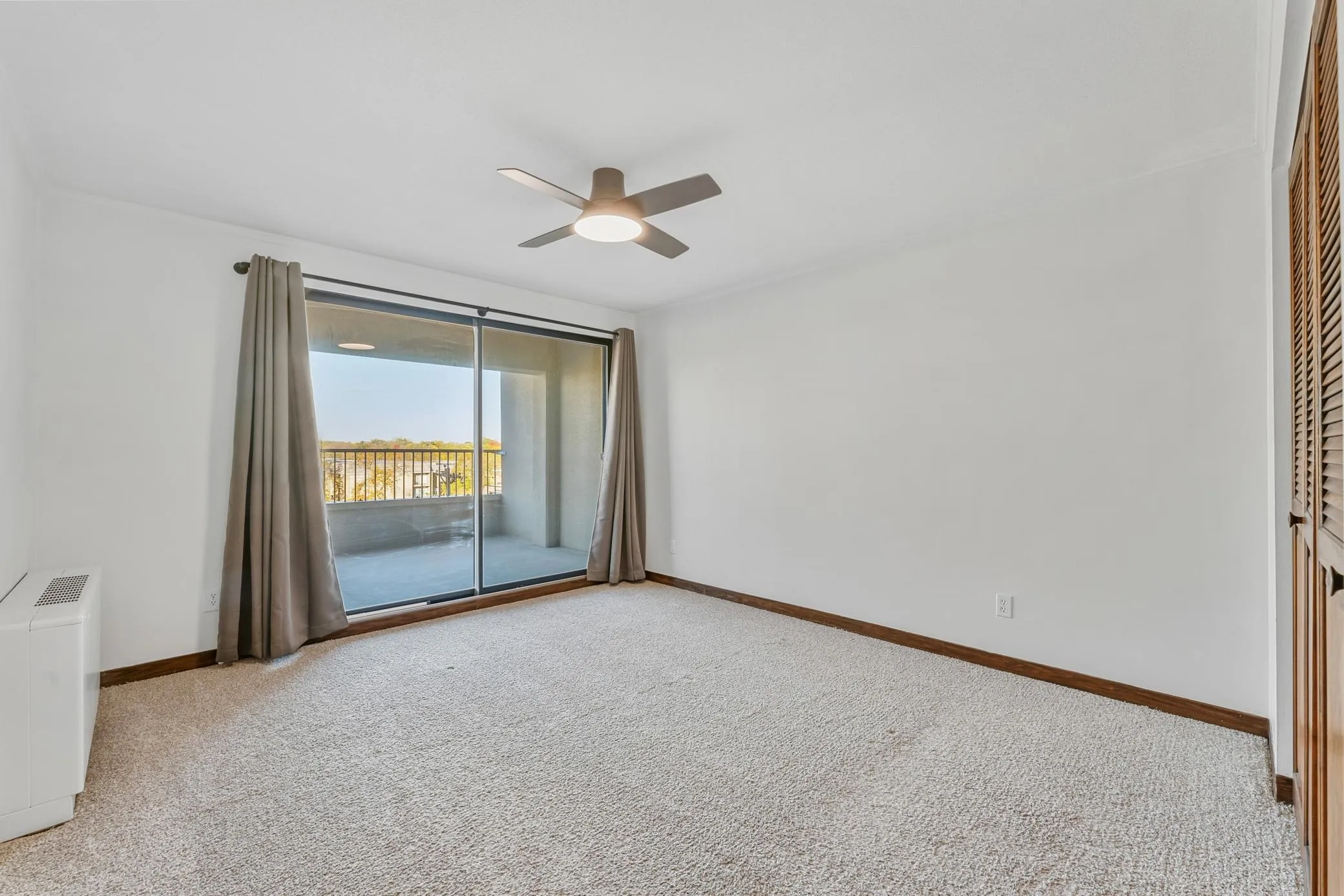 Photo 4 of 6400 York S Avenue Unit 505
