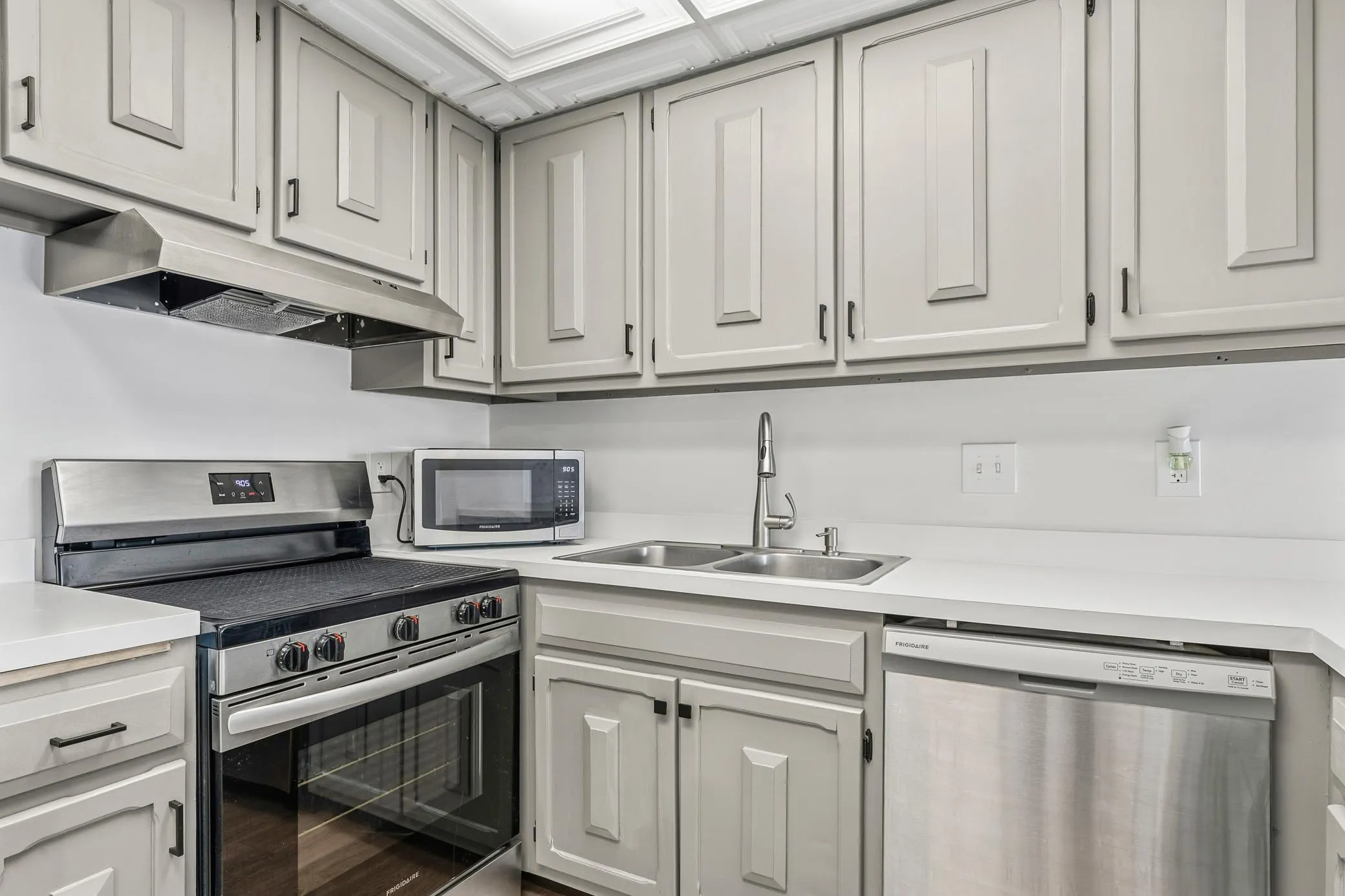 Photo 13 of 6400 York S Avenue Unit 505