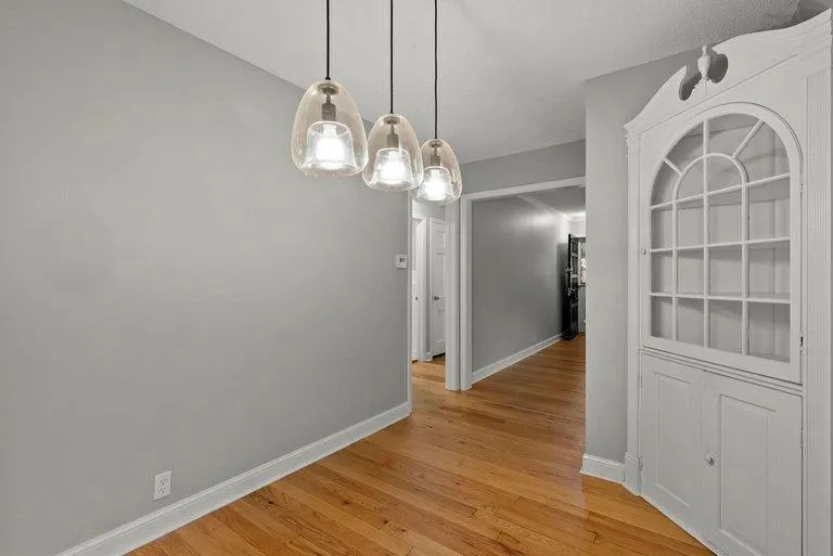 Photo 10 of 2942 Zenith N Avenue