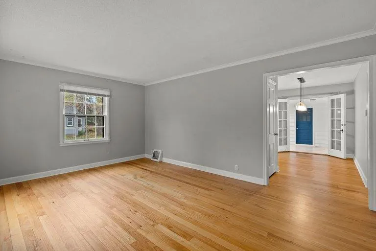 Photo 3 of 2942 Zenith N Avenue