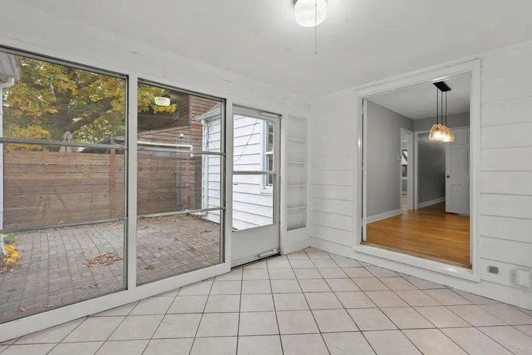 Photo 9 of 2942 Zenith N Avenue