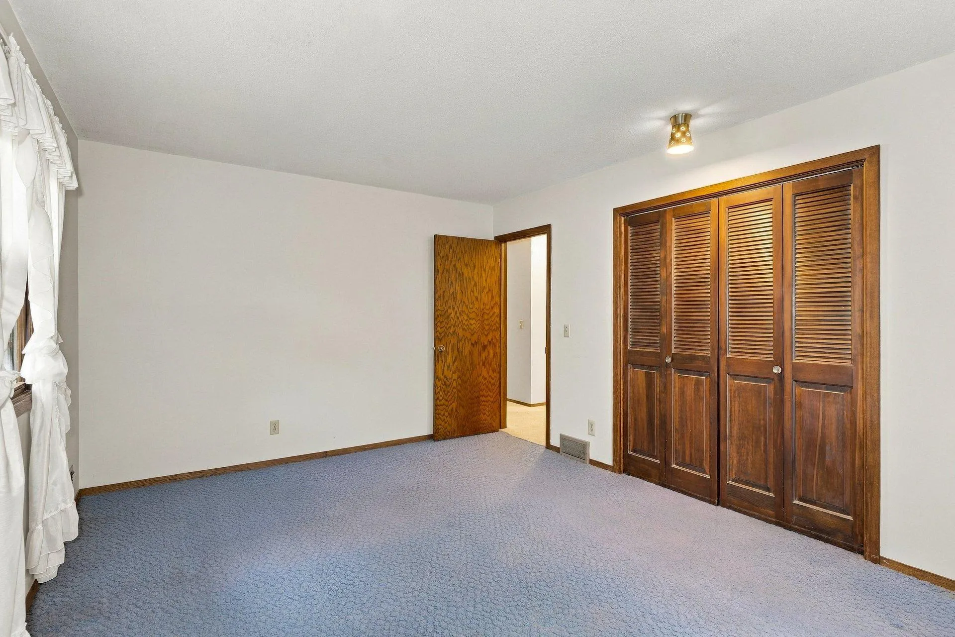 Photo 44 of 18355 Ixonia Avenue