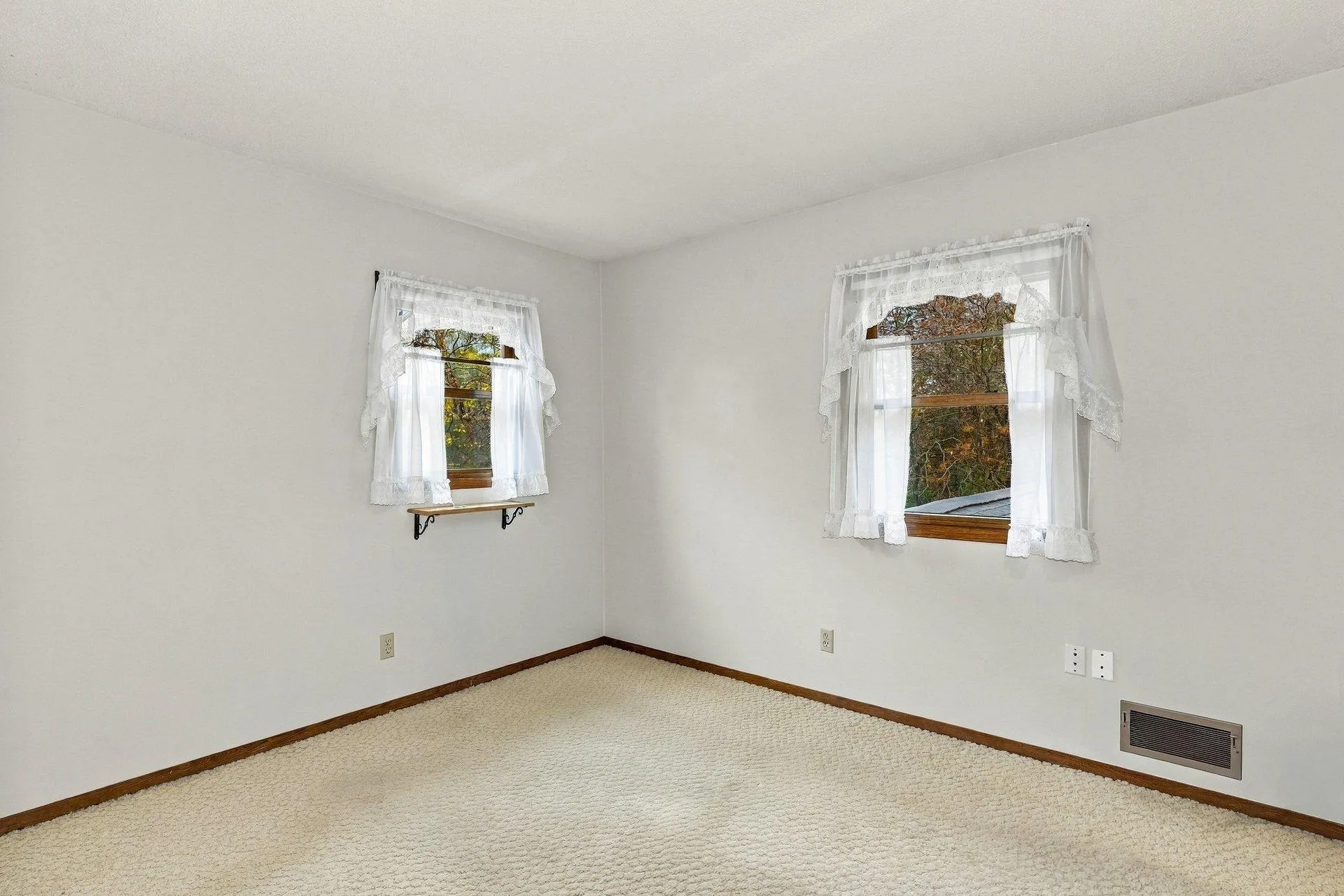 Photo 37 of 18355 Ixonia Avenue