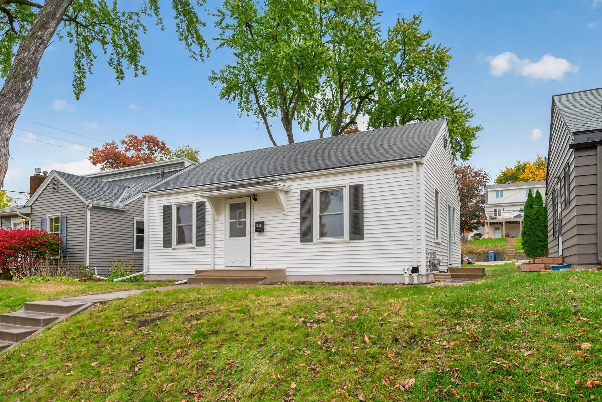 Photo 2 of 3255 Fillmore Ne Street