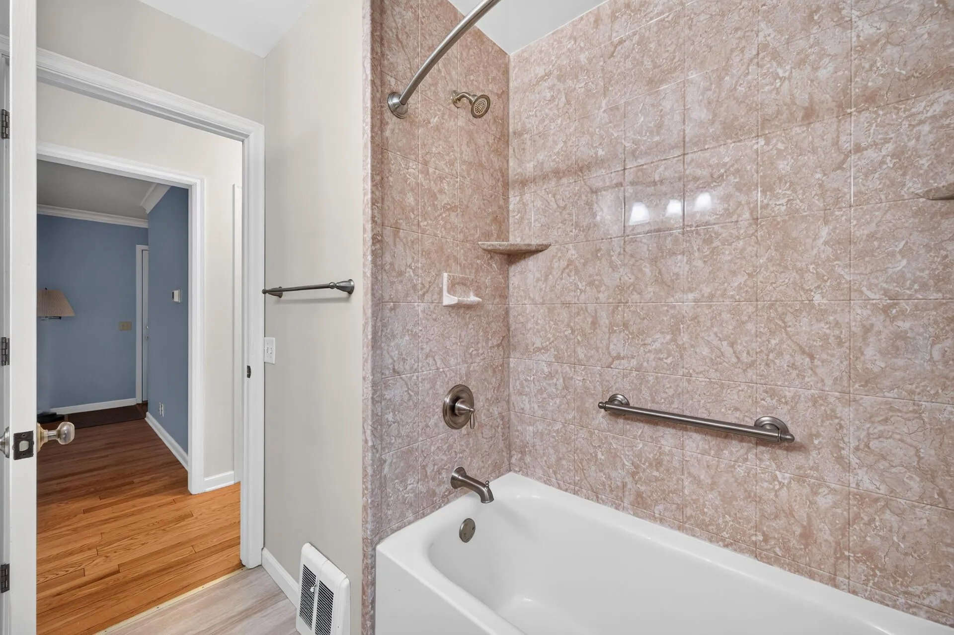 Photo 11 of 3255 Fillmore Ne Street