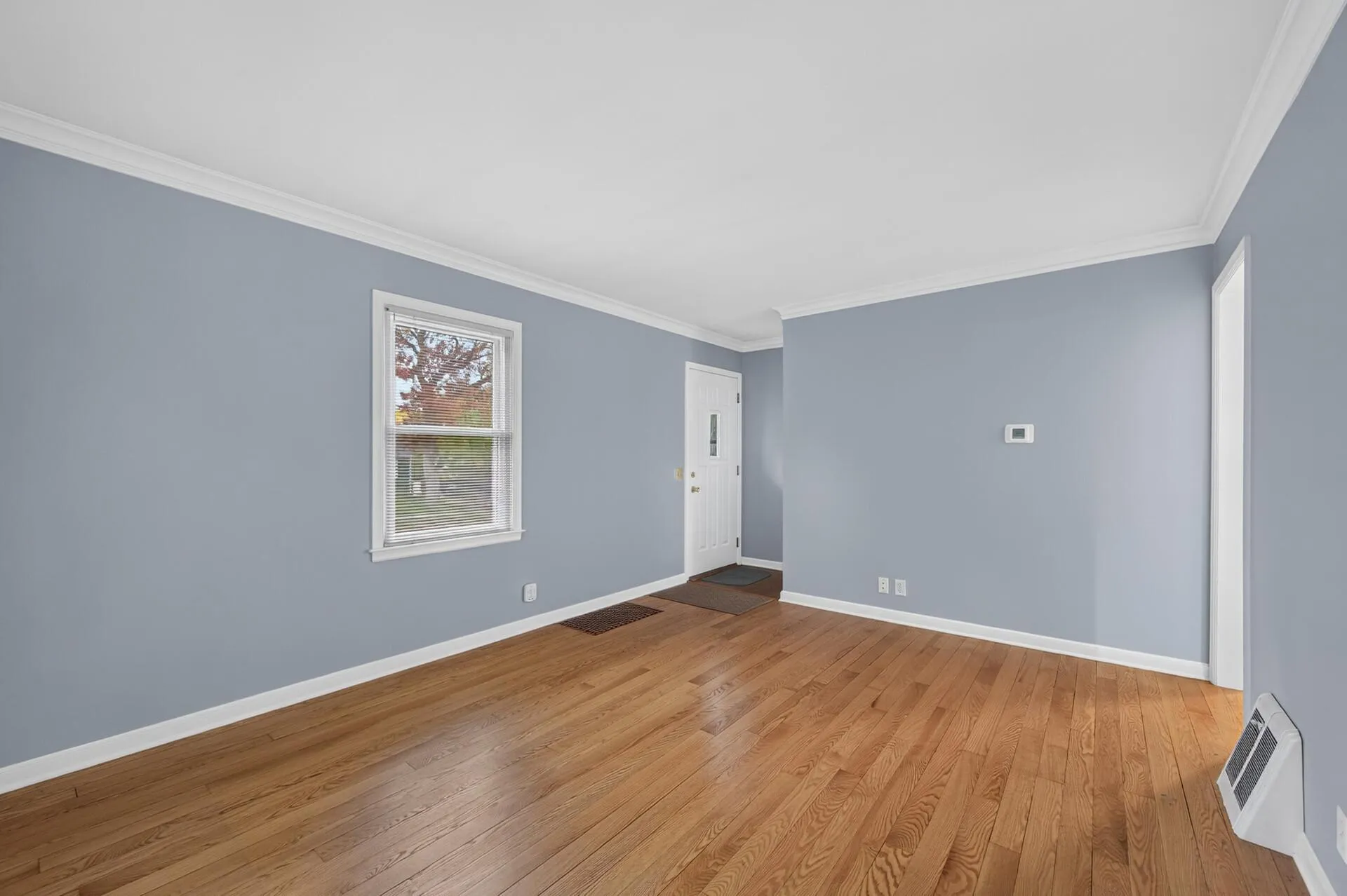 Photo 4 of 3255 Fillmore Ne Street