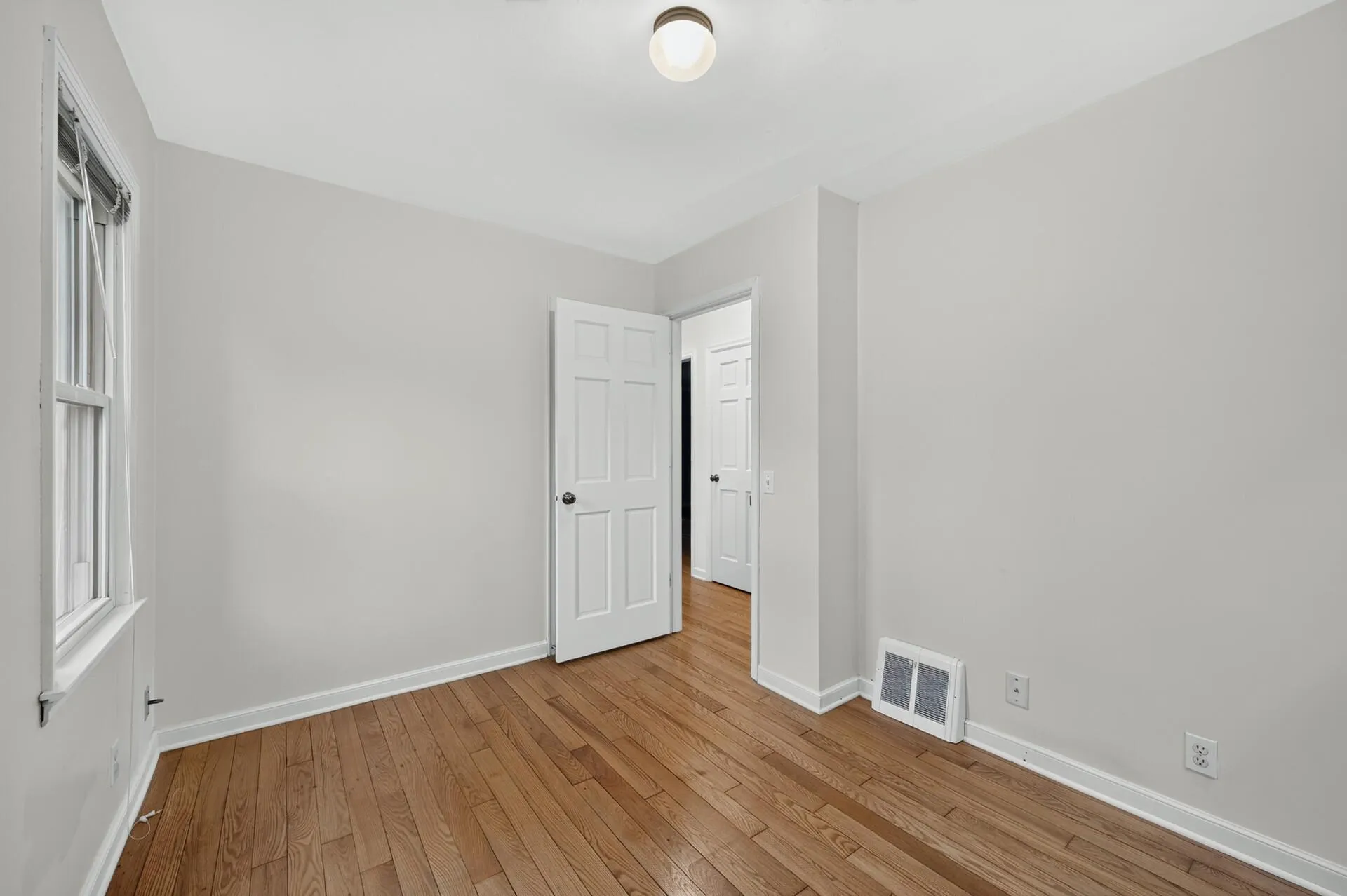 Photo 9 of 3255 Fillmore Ne Street