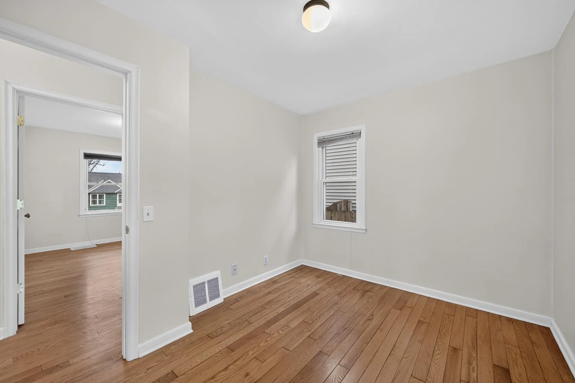 Photo 8 of 3255 Fillmore Ne Street