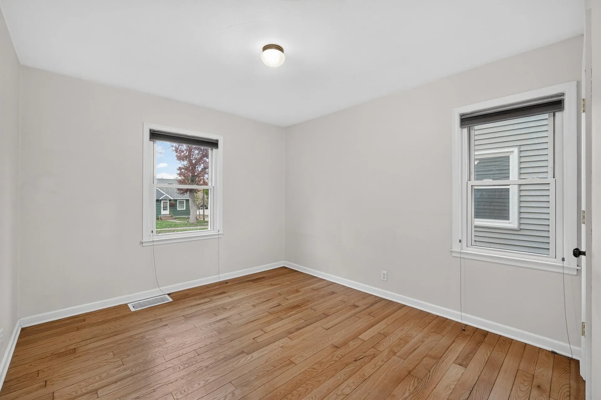 Photo 12 of 3255 Fillmore Ne Street