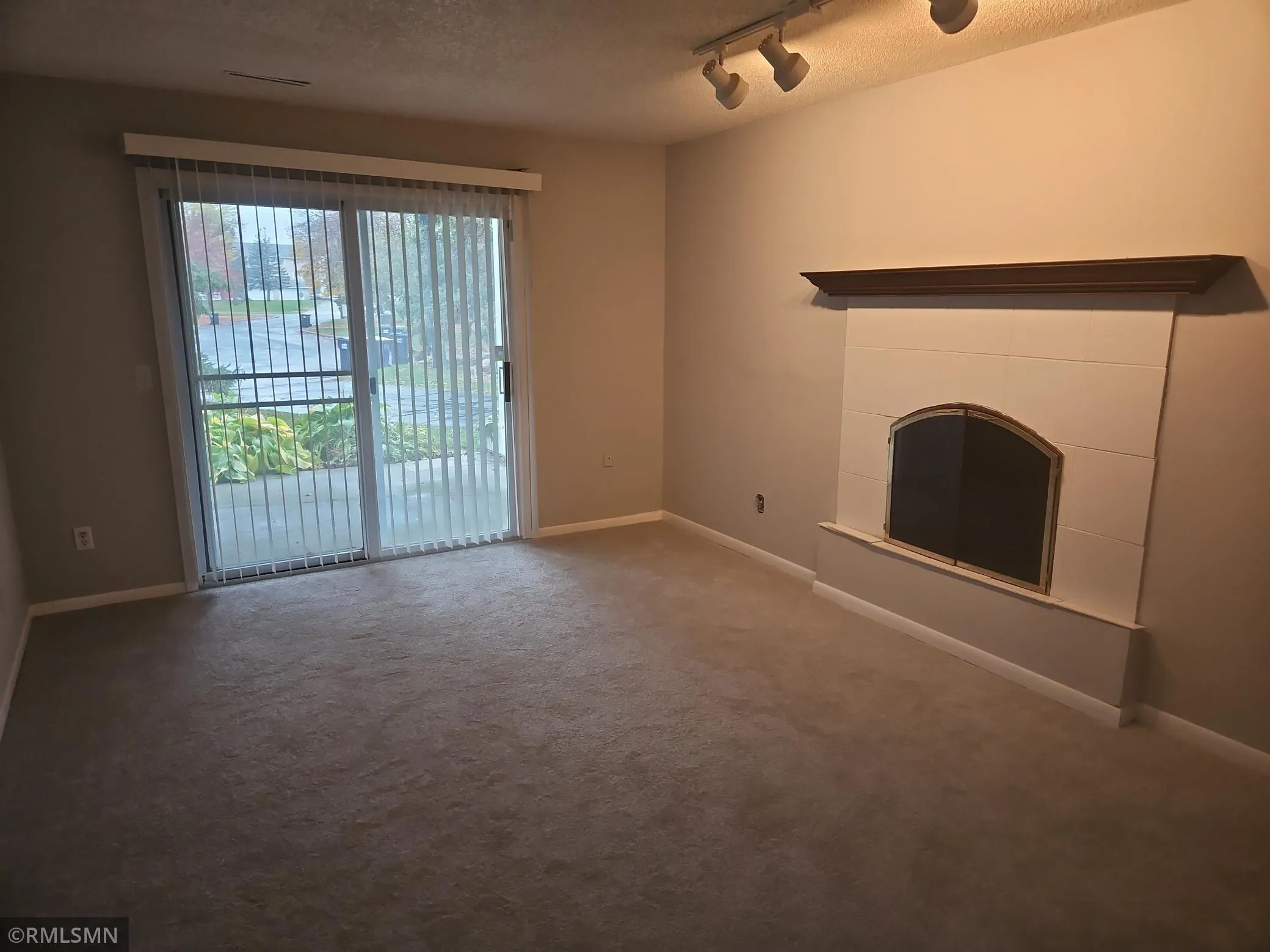 Photo 7 of 837 Evergreen Circle