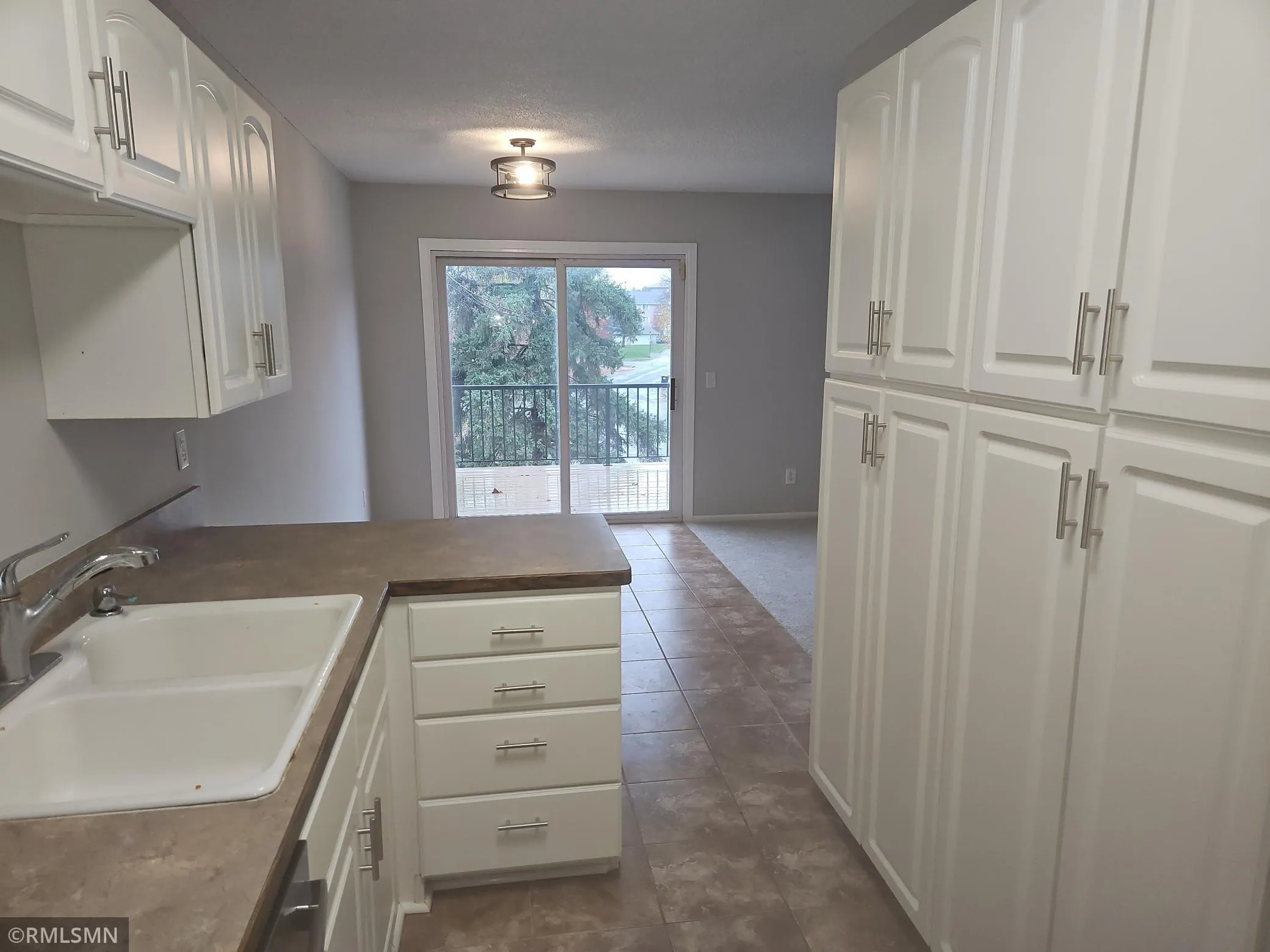 Photo 4 of 837 Evergreen Circle