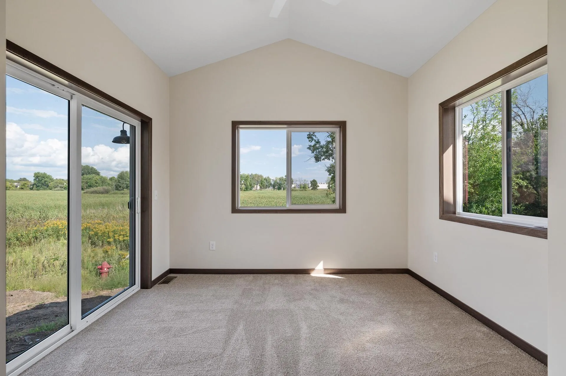 Photo 6 of 2890 Eastview Court