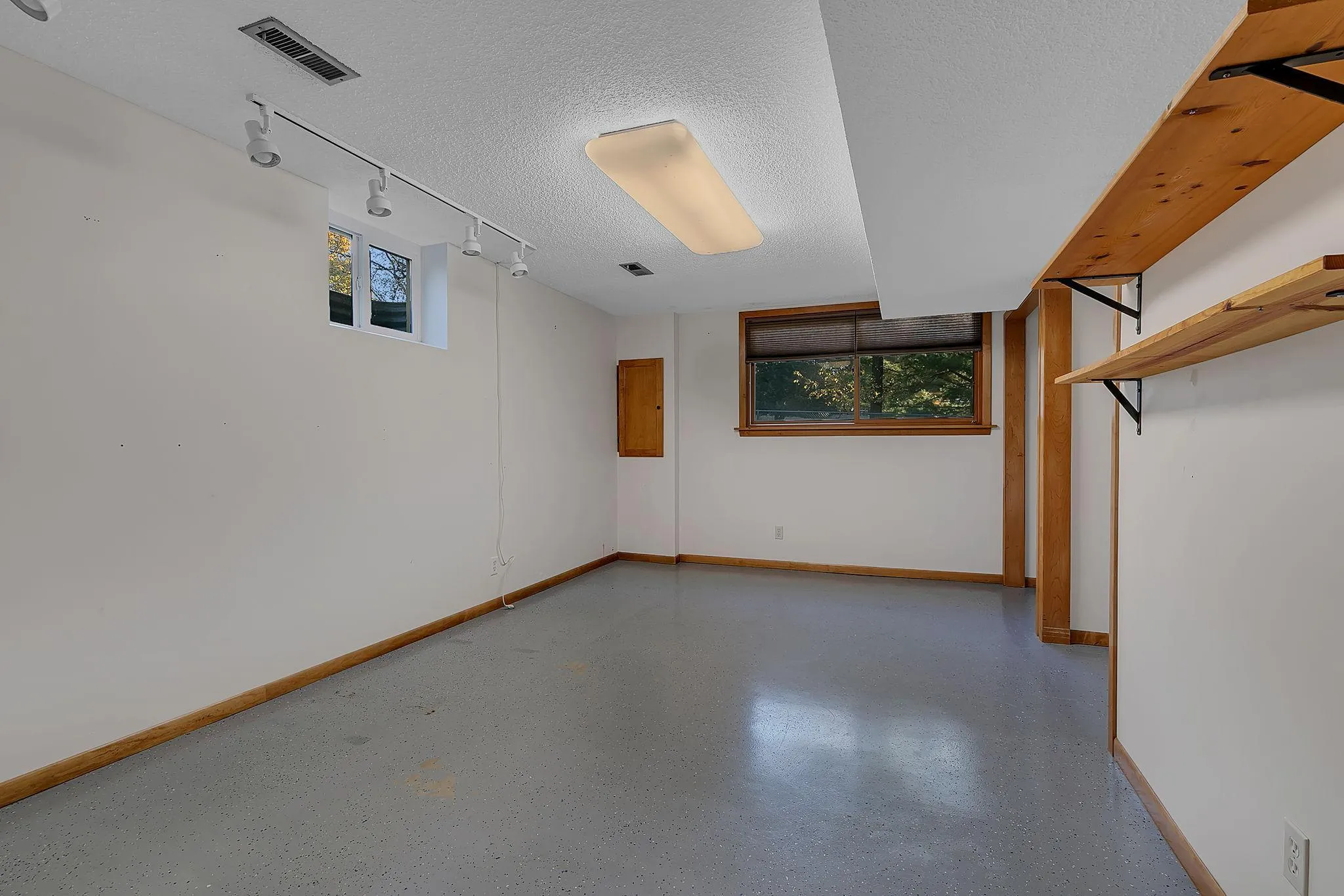 Photo 18 of 12650 Roberts Drive