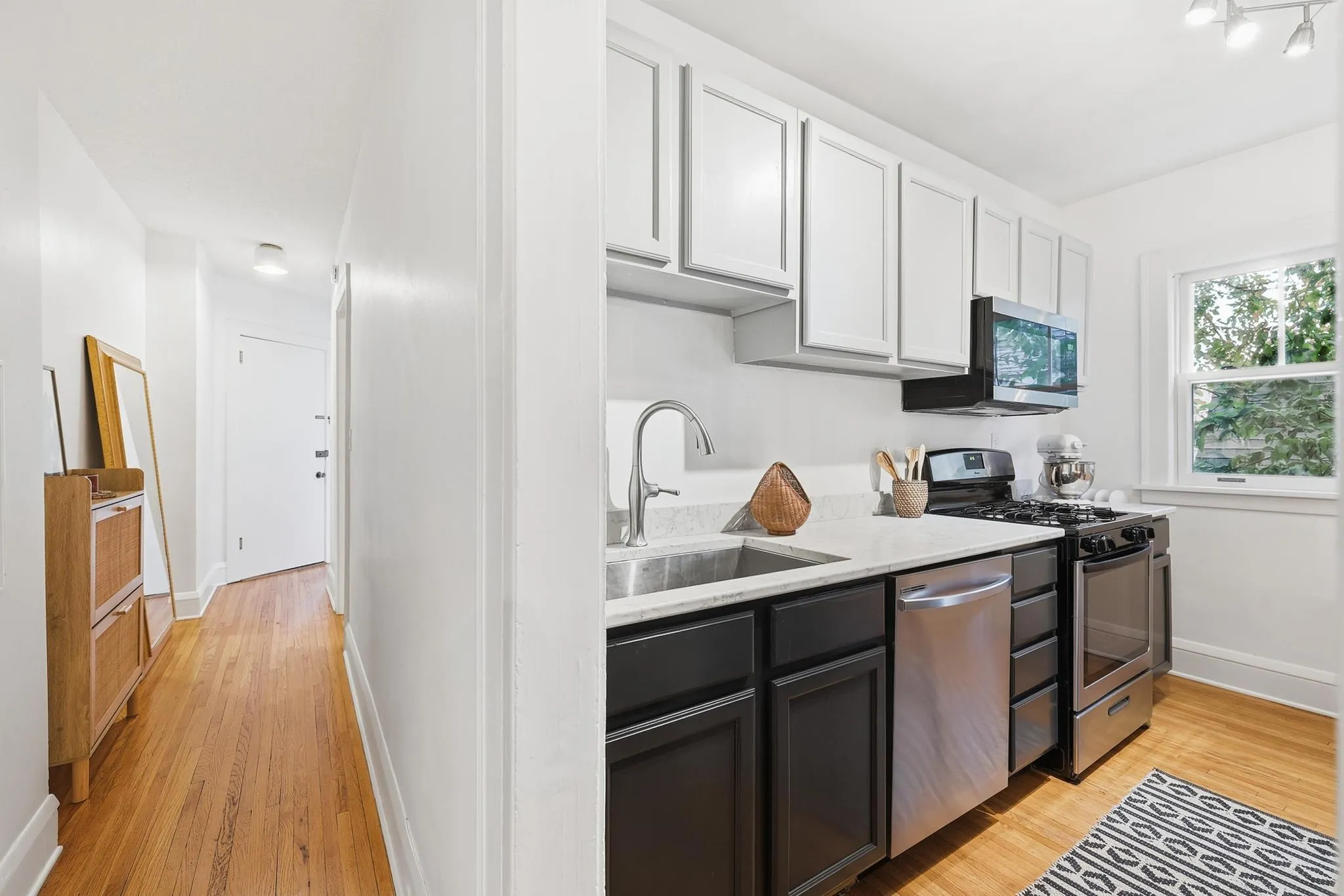 Photo 12 of 3609 Aldrich S Avenue Unit 4