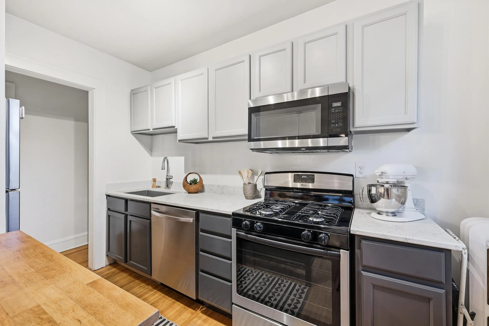 Photo 11 of 3609 Aldrich S Avenue Unit 4