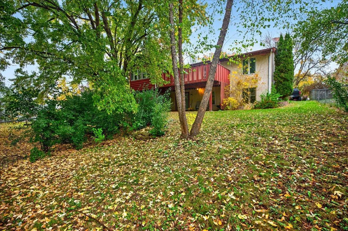 Photo 5 of 2305 E 115th Street