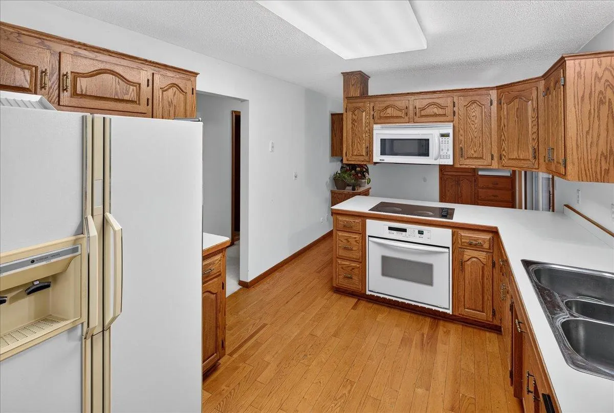 Photo 16 of 2305 E 115th Street