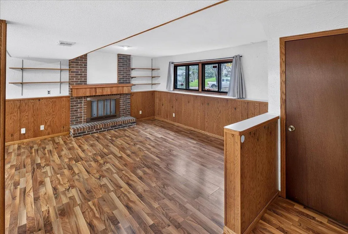 Photo 26 of 2305 E 115th Street