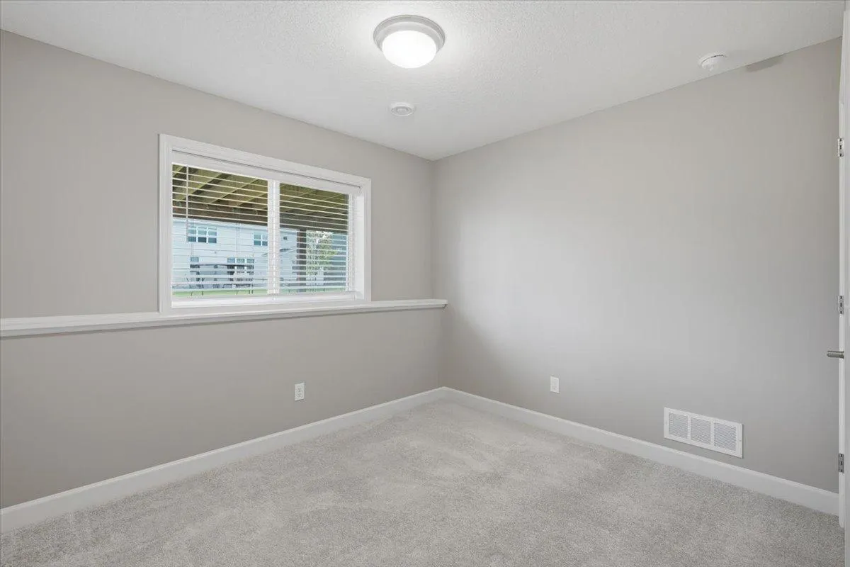 Photo 33 of 6023 Inskip S Avenue