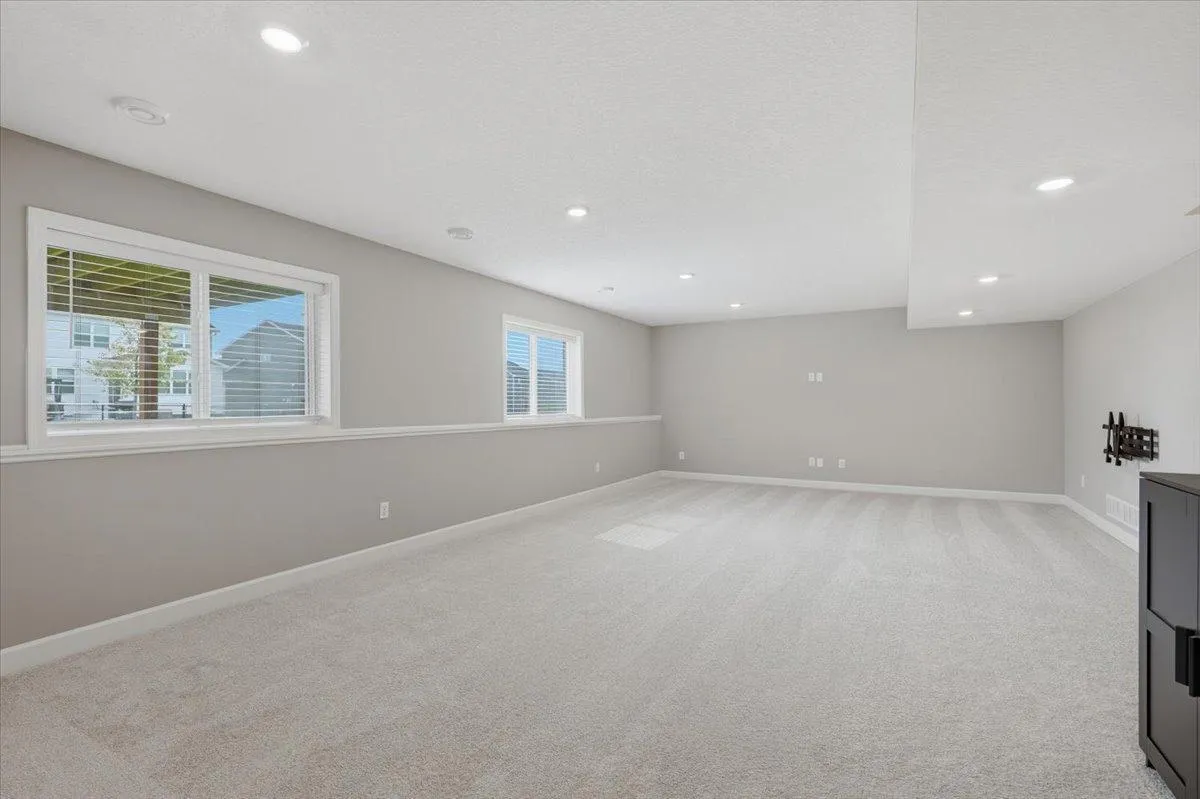 Photo 32 of 6023 Inskip S Avenue