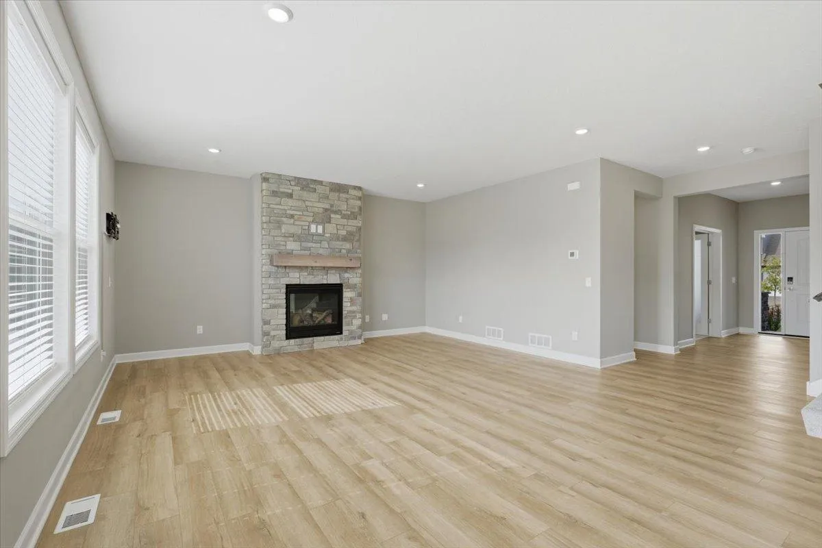 Photo 11 of 6023 Inskip S Avenue