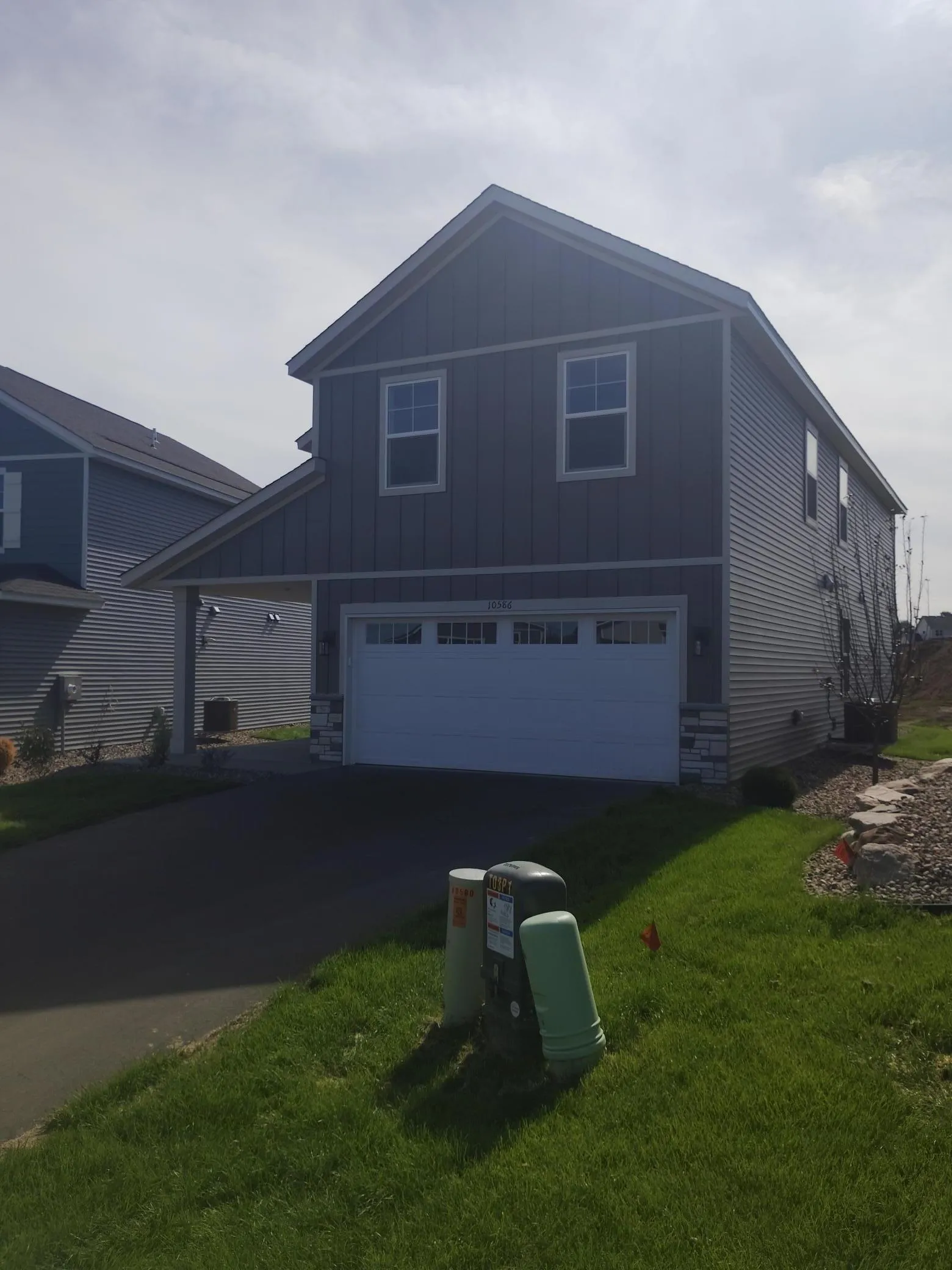 Photo 2 of 10569 Goodview S Avenue