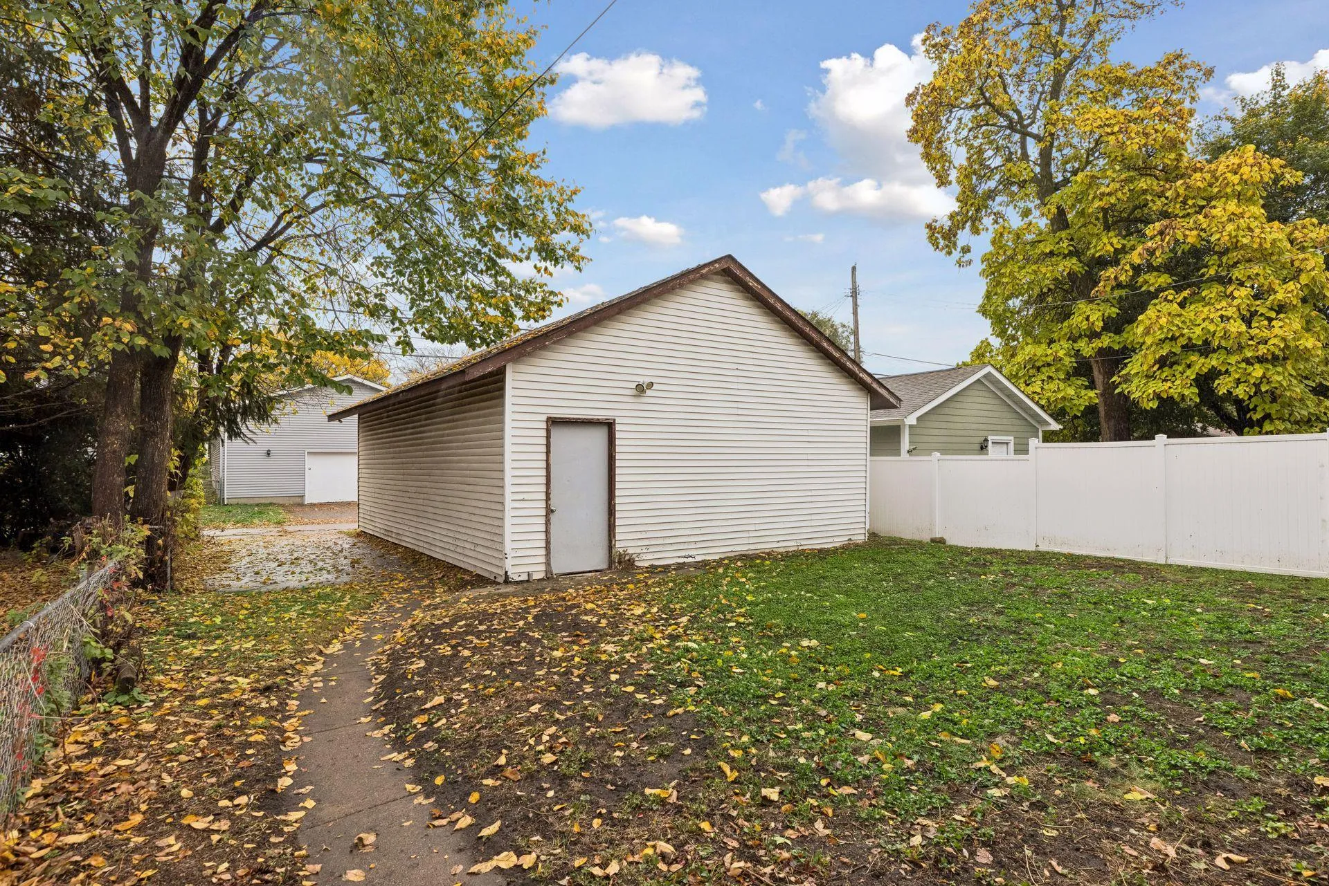 Photo 23 of 613 Fillmore Ne Street