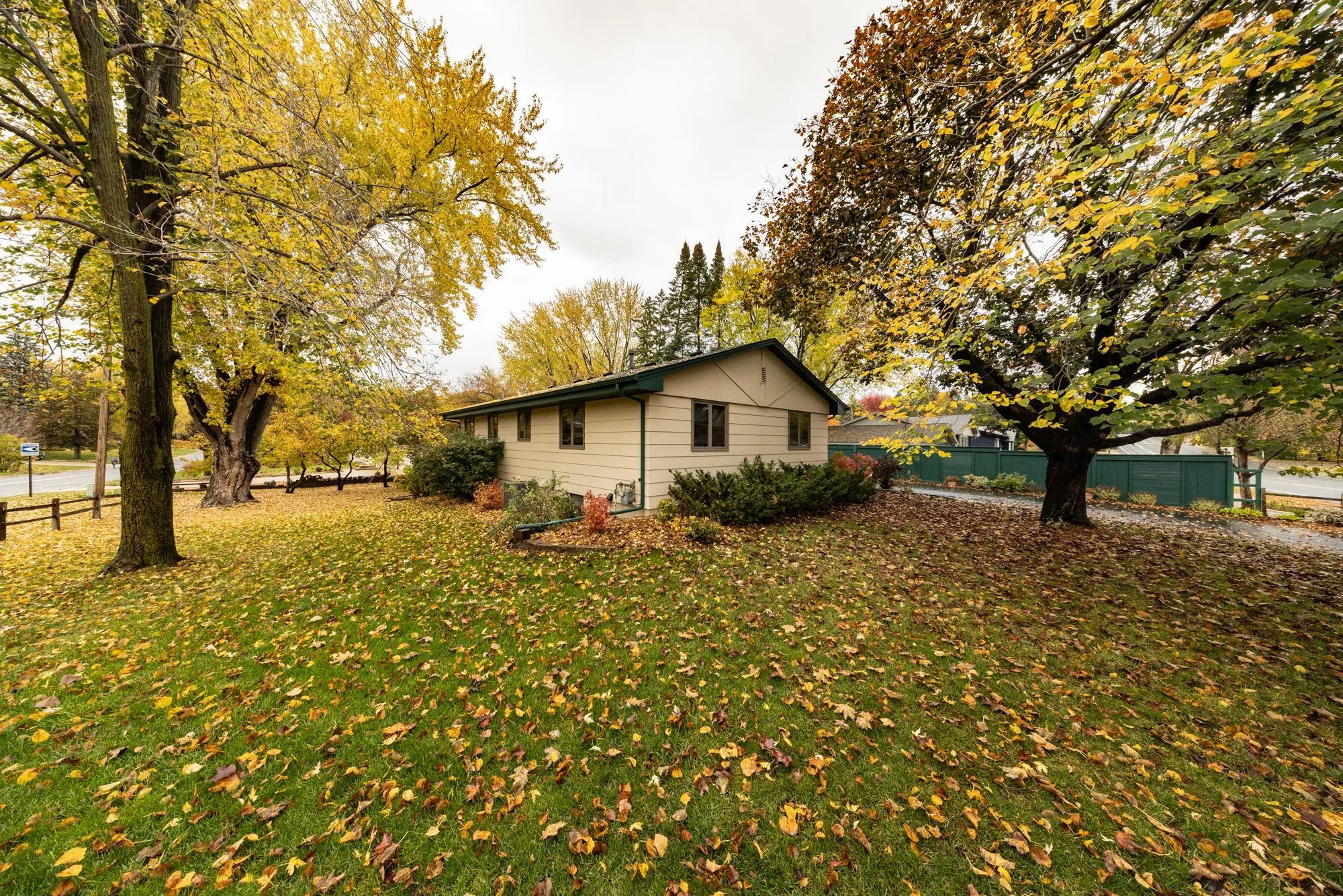 Photo 21 of 2420 W 106th Street