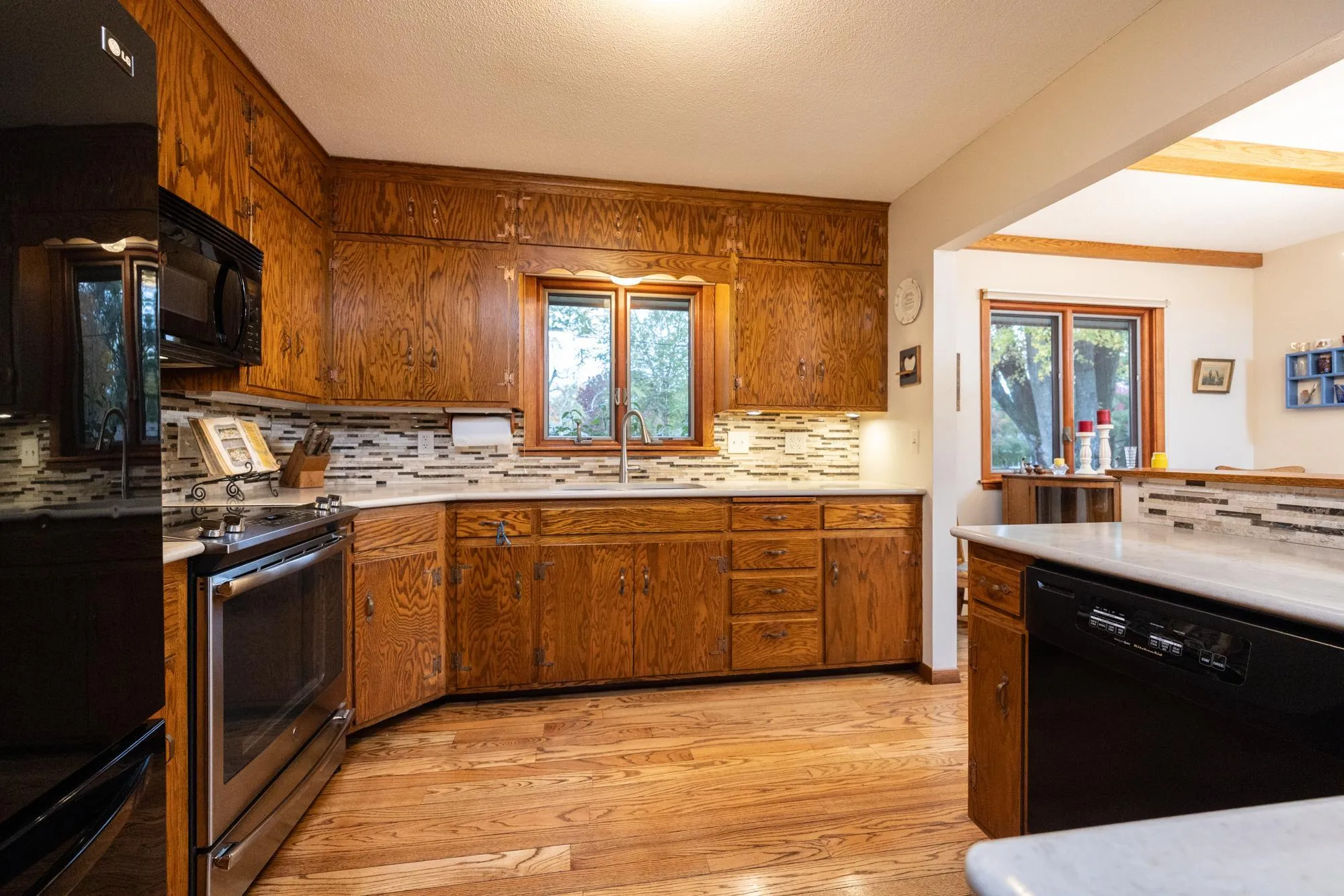Photo 3 of 2420 W 106th Street