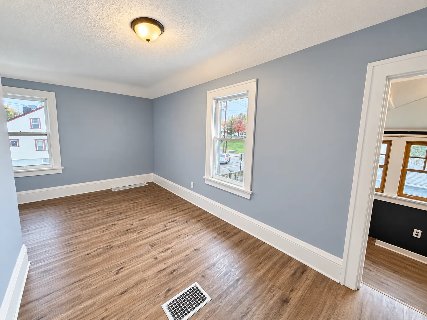 Photo 13 of 3801 Lyndale N Avenue