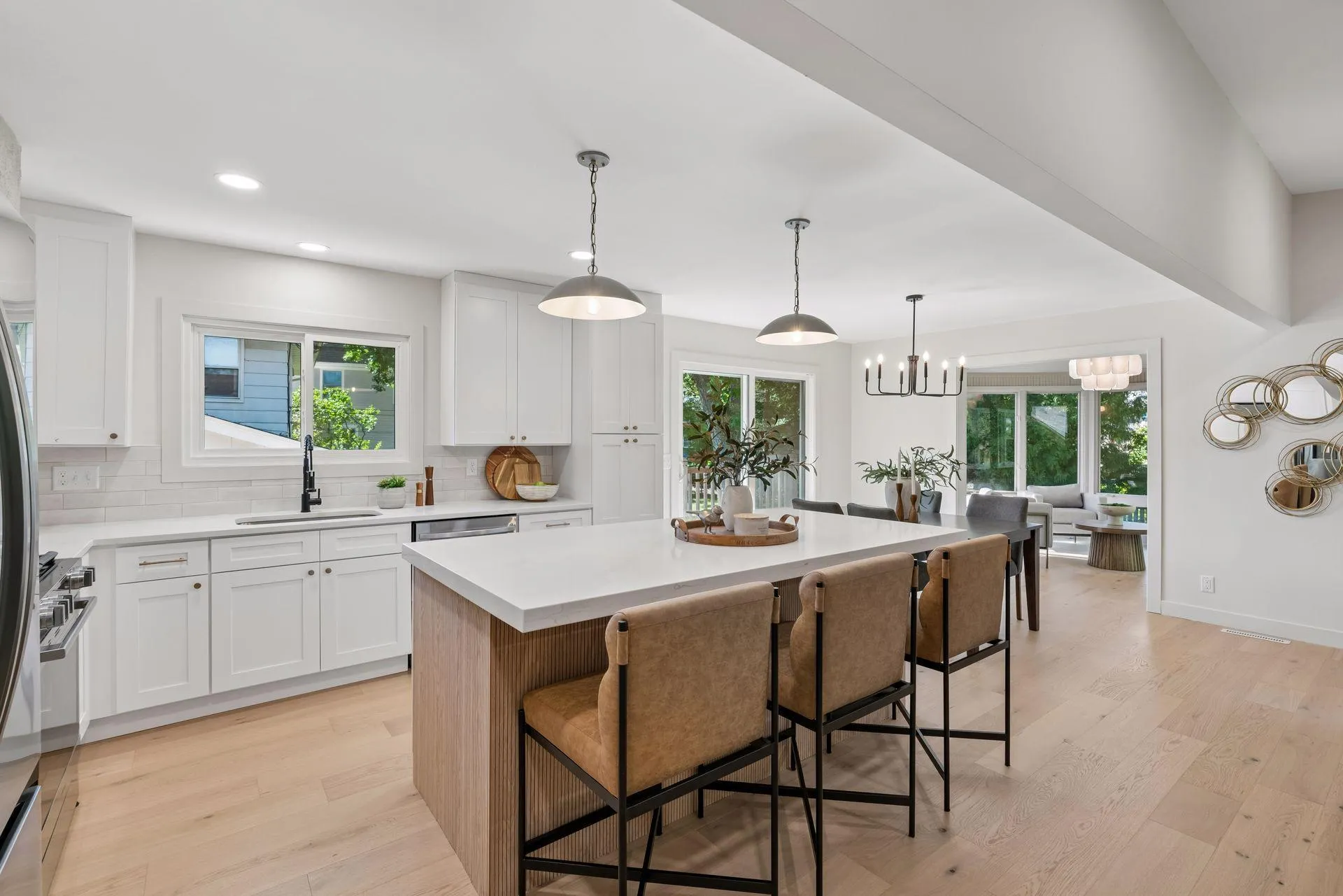 Photo 10 of 5516 Warden Avenue