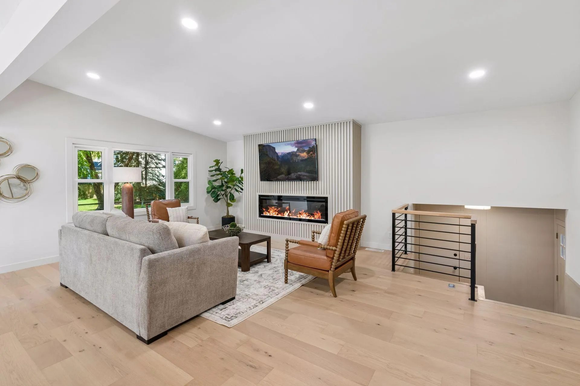 Photo 4 of 5516 Warden Avenue