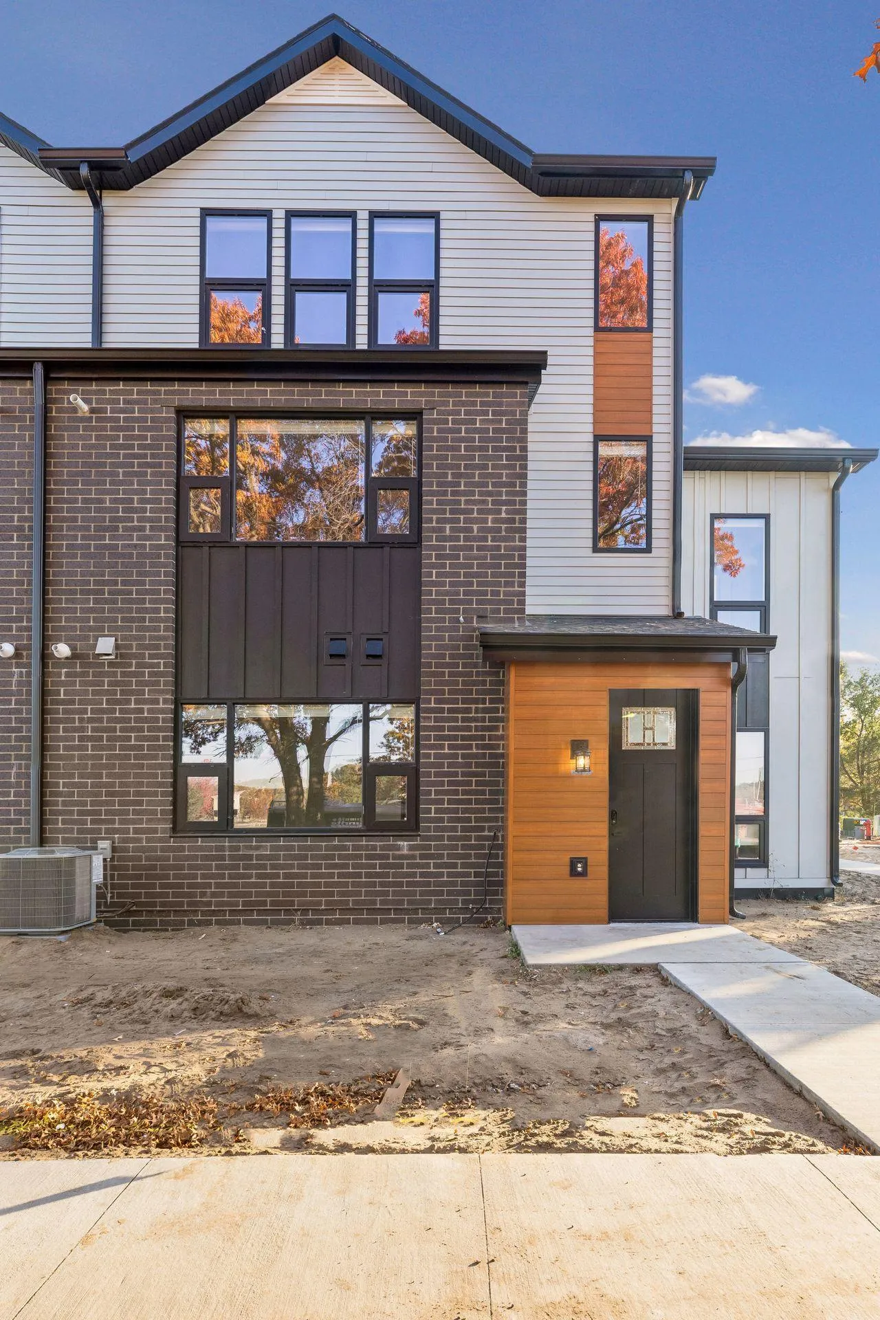 Photo 6 of 10876 University Nw Avenue