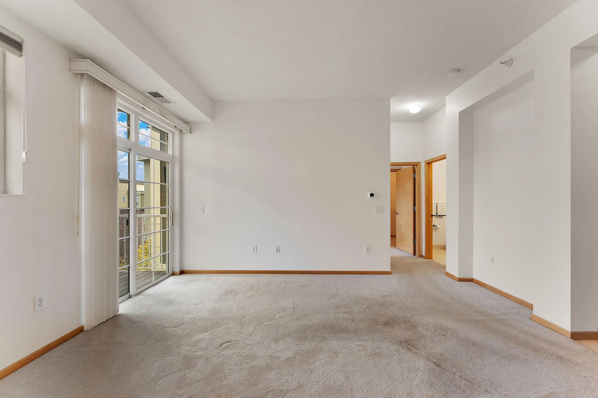 Photo 6 of 2407 39th Ne Avenue Unit 409