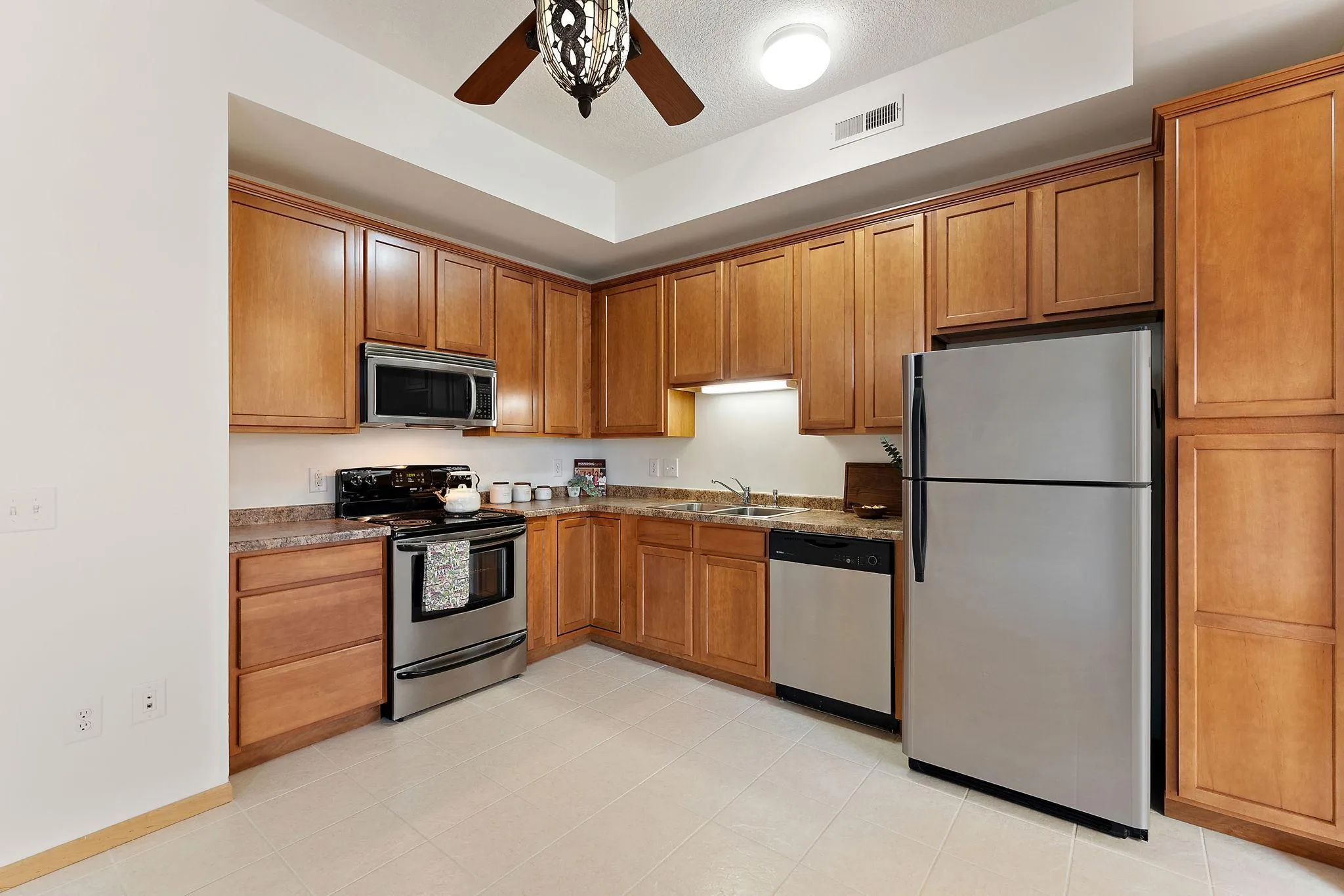 Photo 11 of 2407 39th Ne Avenue Unit 409