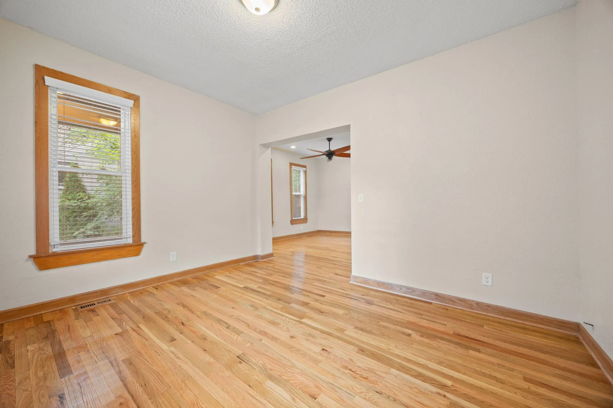 Photo 11 of 2927 Girard N Avenue