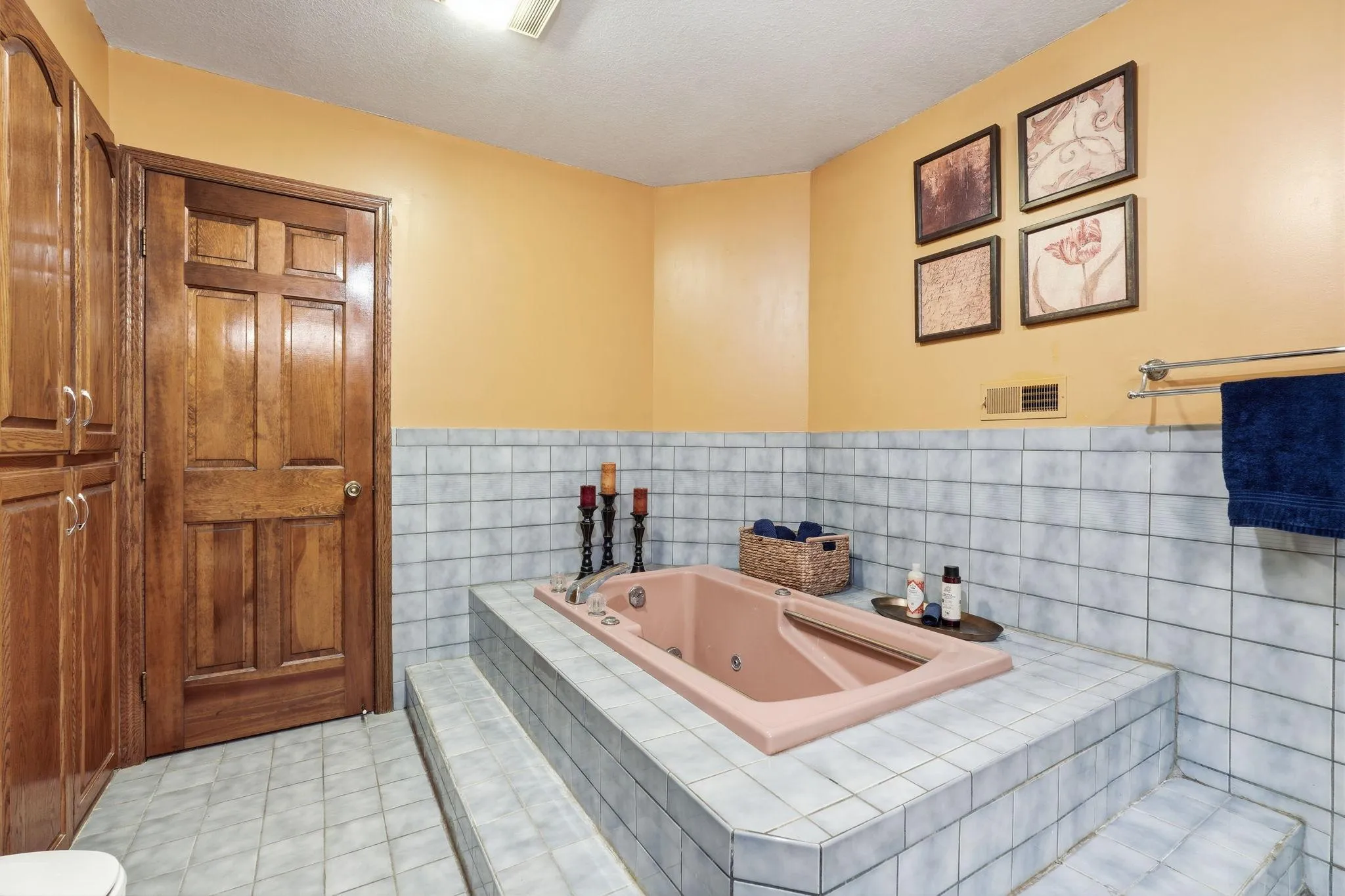 Photo 11 of 651 Allen Avenue