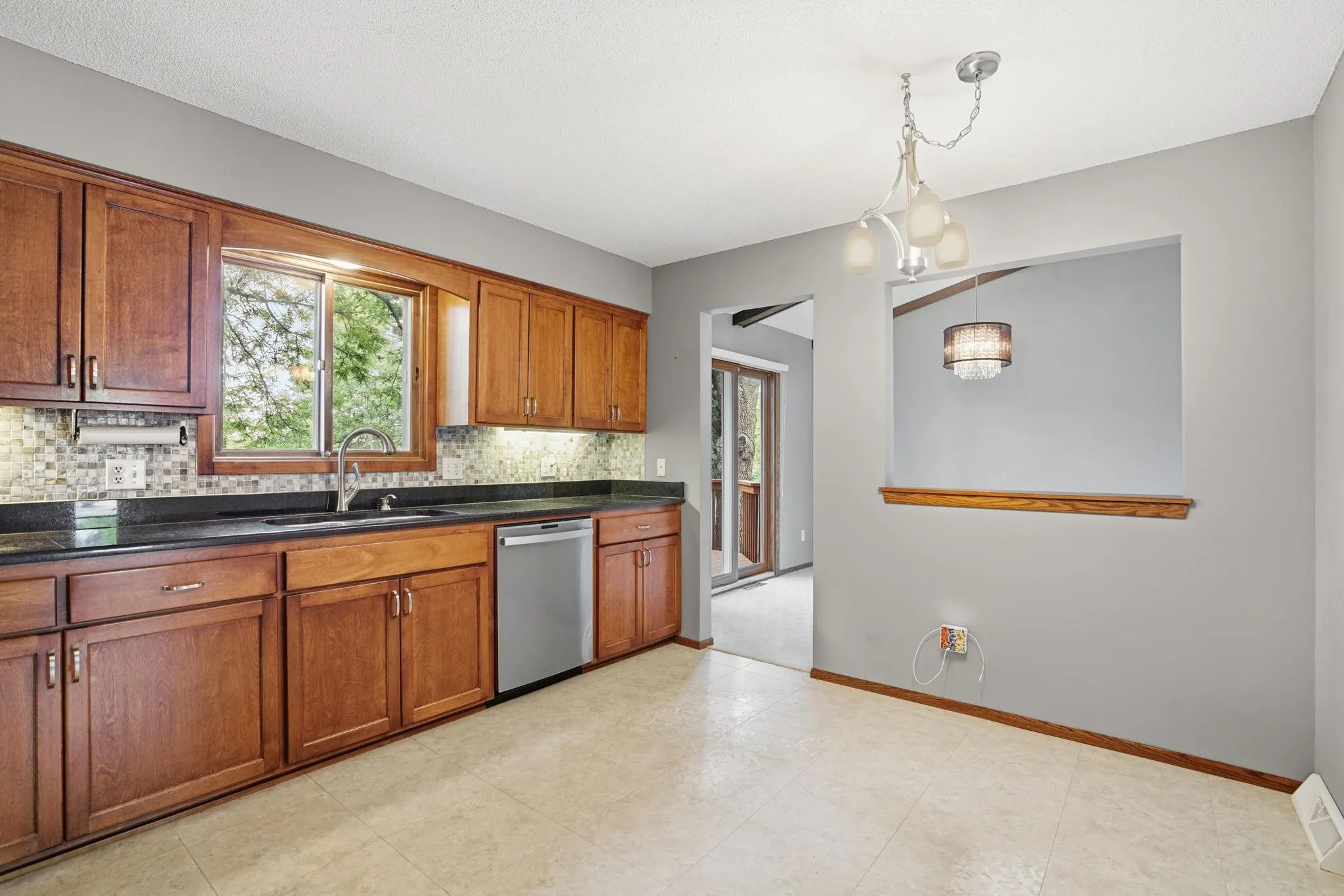 Photo 4 of 6207 Edgemont N Boulevard