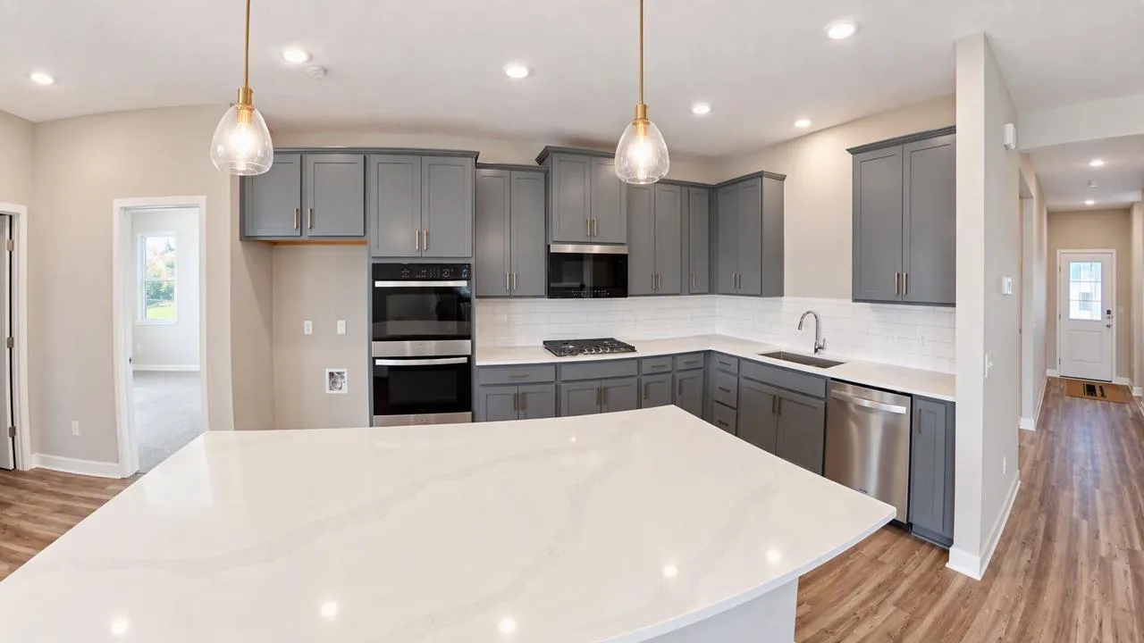 Photo 4 of 2148 Bluff Heights Drive