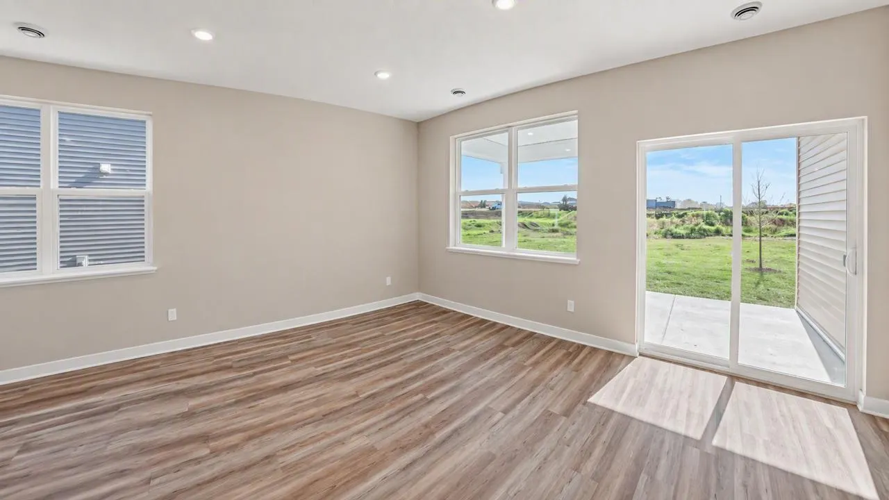 Photo 7 of 2148 Bluff Heights Drive