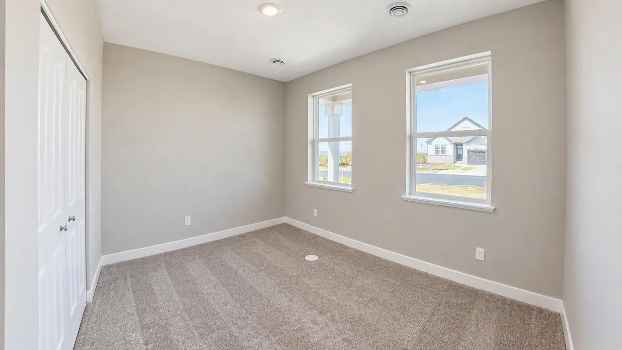 Photo 16 of 2156 Bluff Heights Drive
