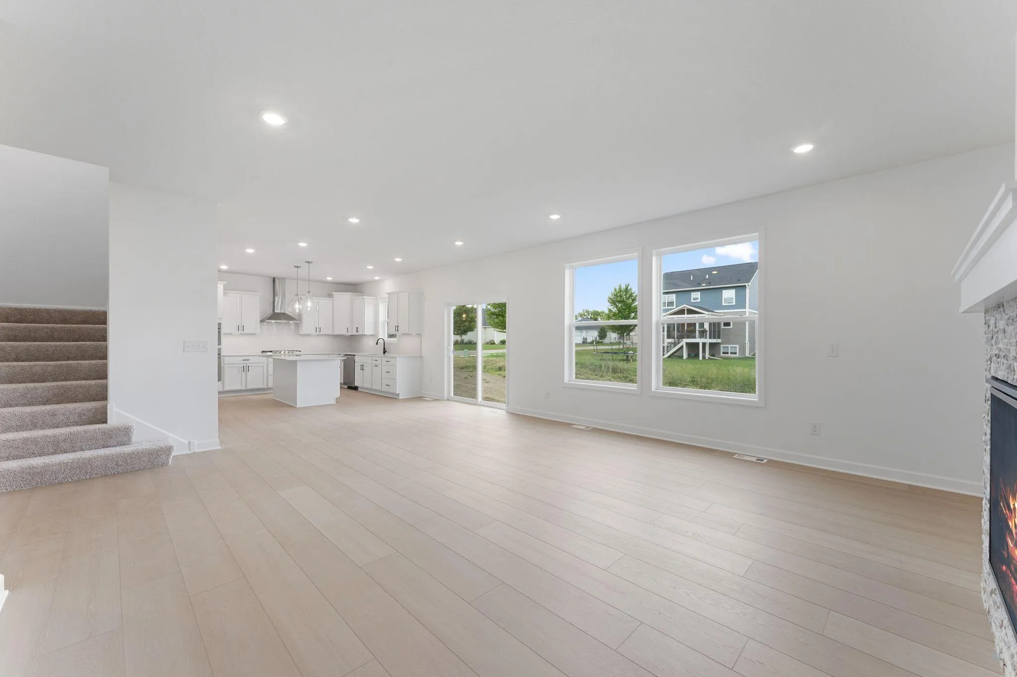 Photo 5 of 1088 Aster Boulevard